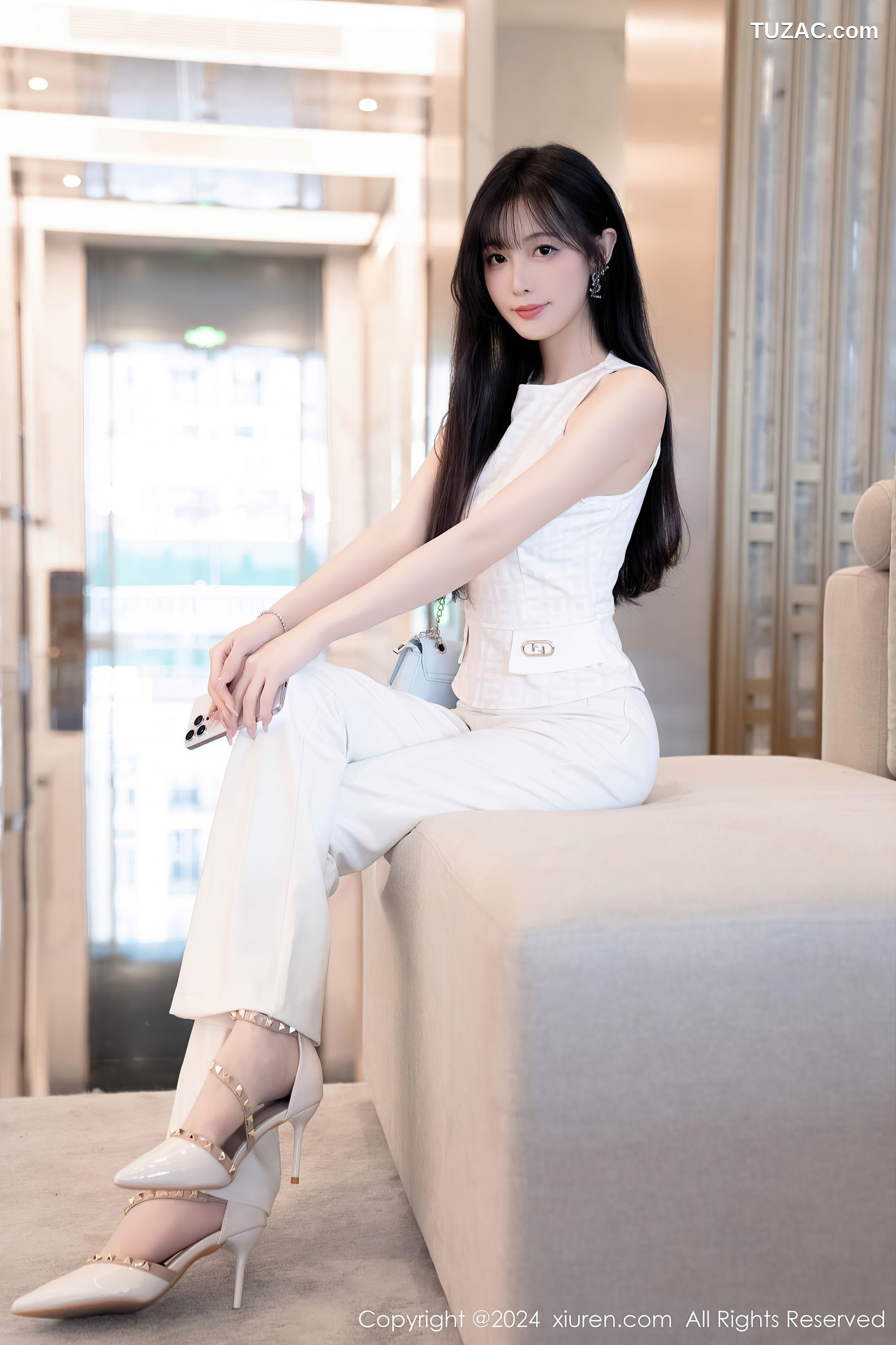 XiuRen秀人网-9528-林星阑-白色无袖T恤白长裤白蕾丝内裤-2024.11.29