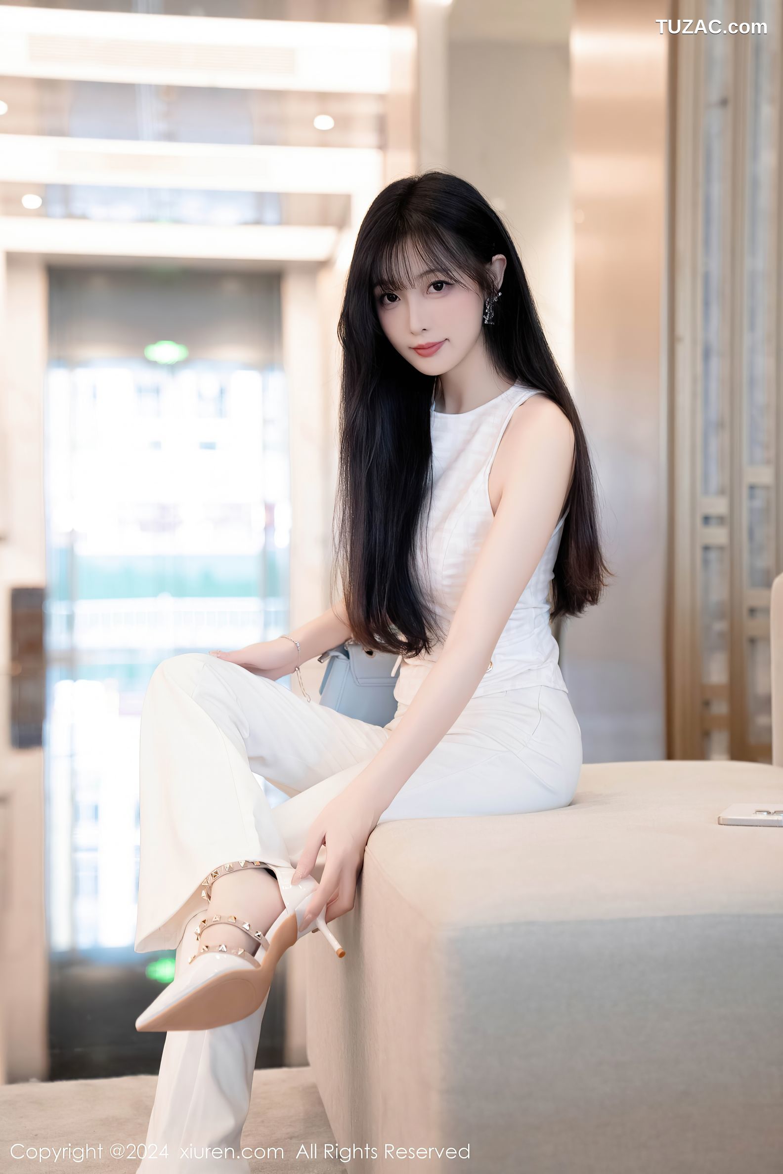 XiuRen秀人网-9528-林星阑-白色无袖T恤白长裤白蕾丝内裤-2024.11.29