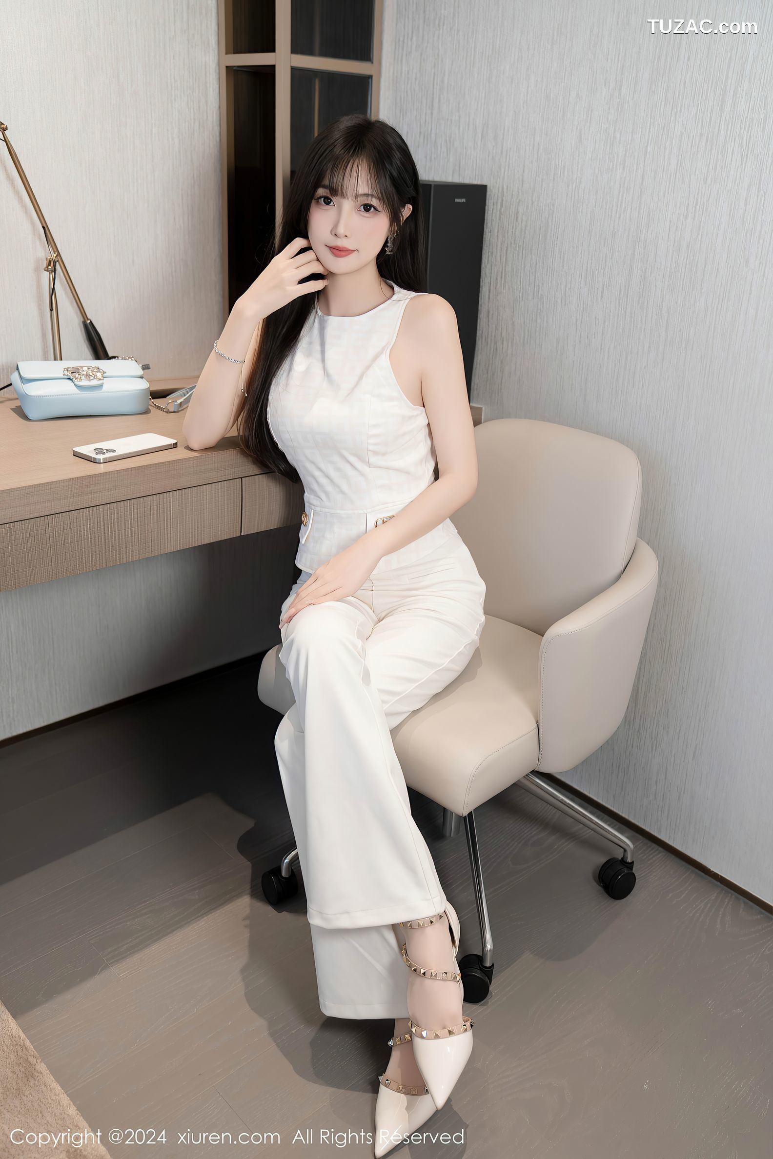 XiuRen秀人网-9528-林星阑-白色无袖T恤白长裤白蕾丝内裤-2024.11.29