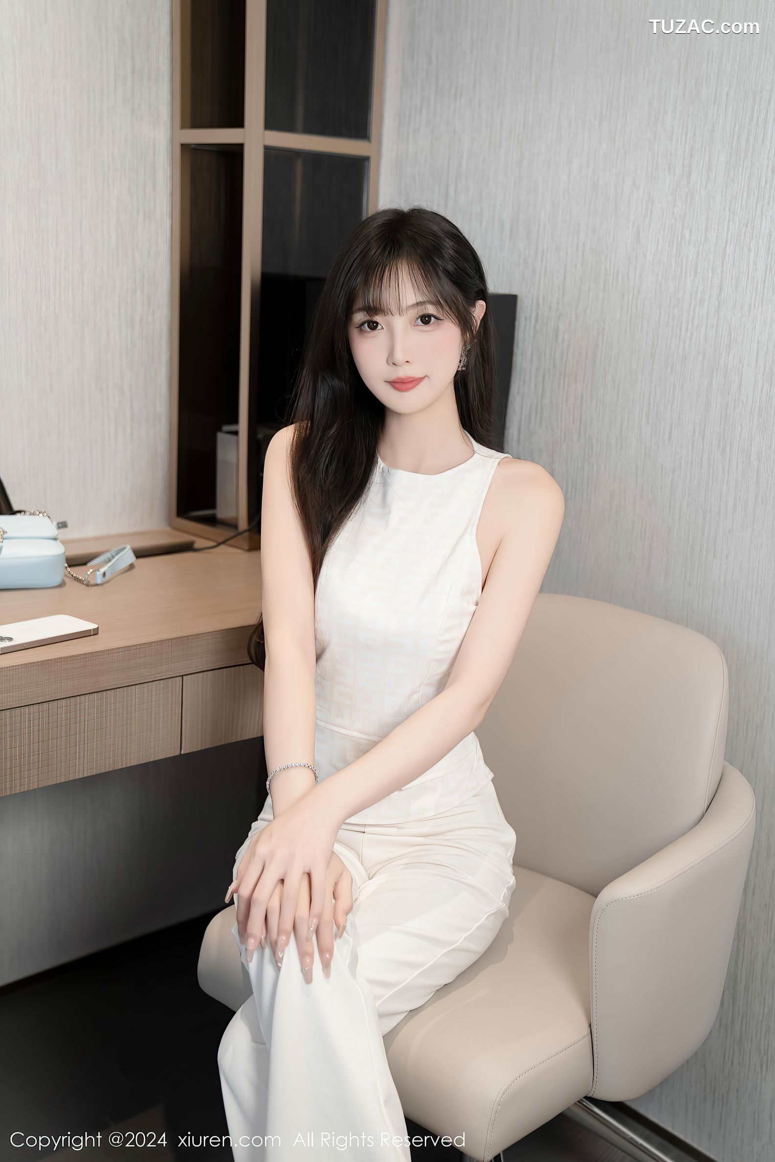 XiuRen秀人网-9528-林星阑-白色无袖T恤白长裤白蕾丝内裤-2024.11.29