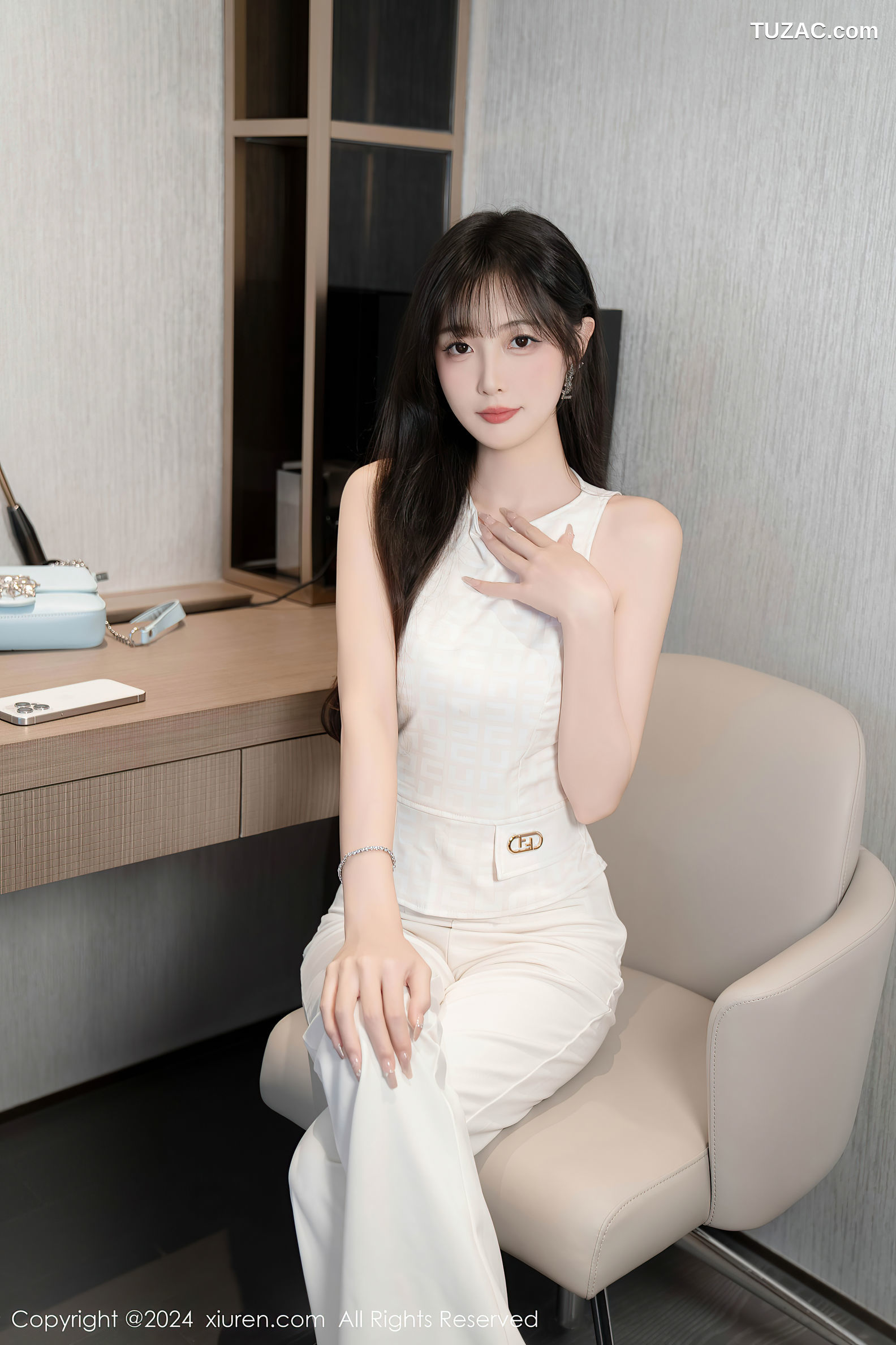 XiuRen秀人网-9528-林星阑-白色无袖T恤白长裤白蕾丝内裤-2024.11.29