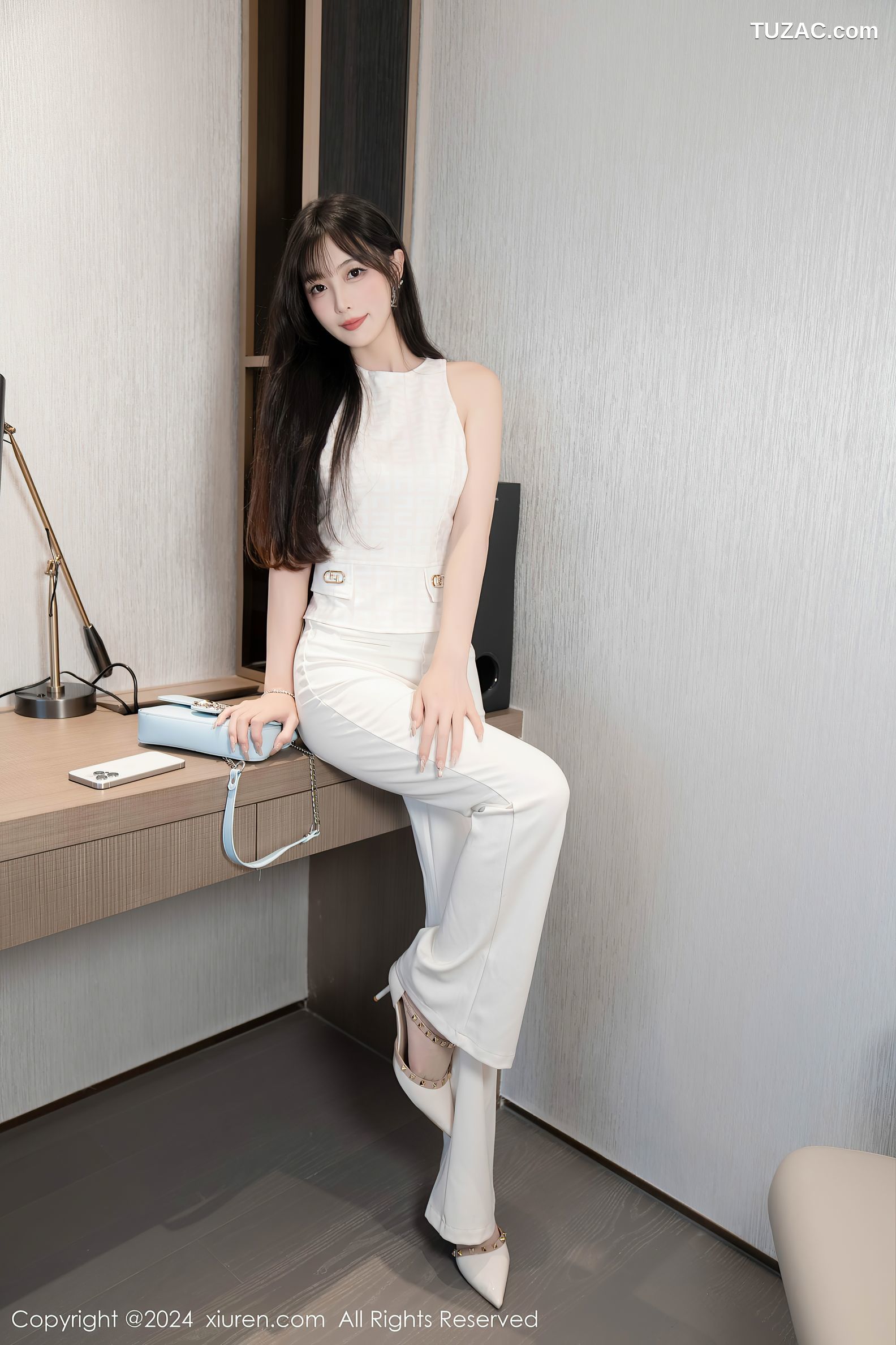 XiuRen秀人网-9528-林星阑-白色无袖T恤白长裤白蕾丝内裤-2024.11.29