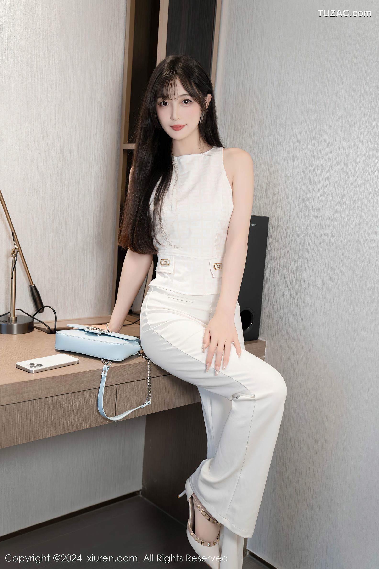 XiuRen秀人网-9528-林星阑-白色无袖T恤白长裤白蕾丝内裤-2024.11.29