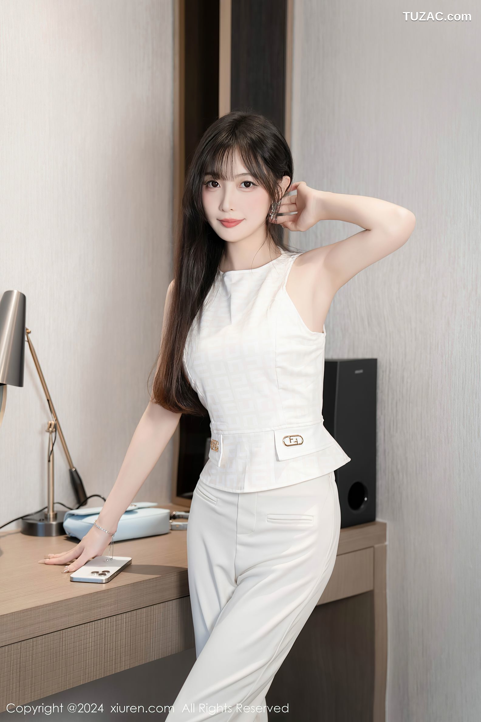 XiuRen秀人网-9528-林星阑-白色无袖T恤白长裤白蕾丝内裤-2024.11.29