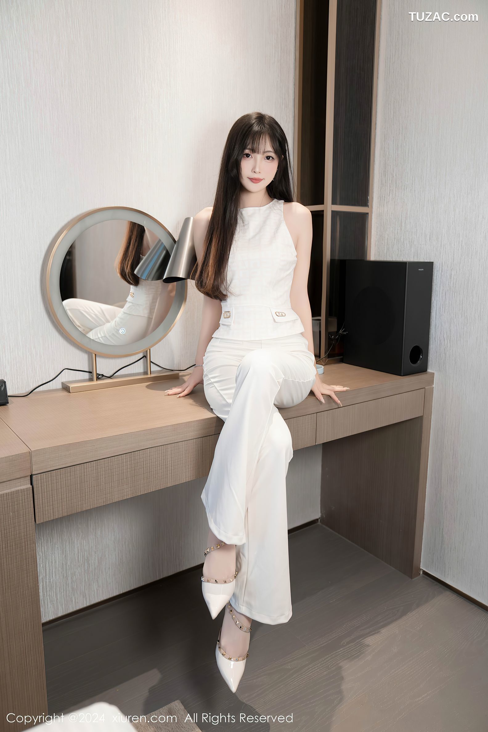 XiuRen秀人网-9528-林星阑-白色无袖T恤白长裤白蕾丝内裤-2024.11.29