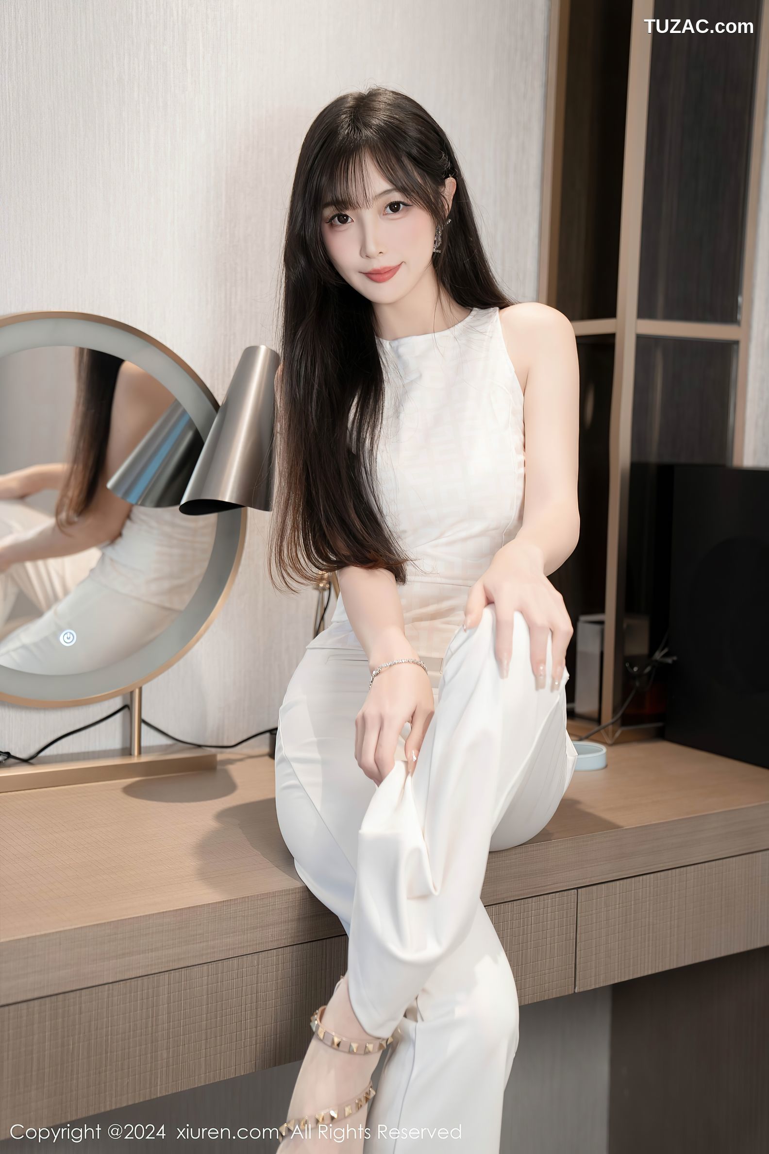 XiuRen秀人网-9528-林星阑-白色无袖T恤白长裤白蕾丝内裤-2024.11.29