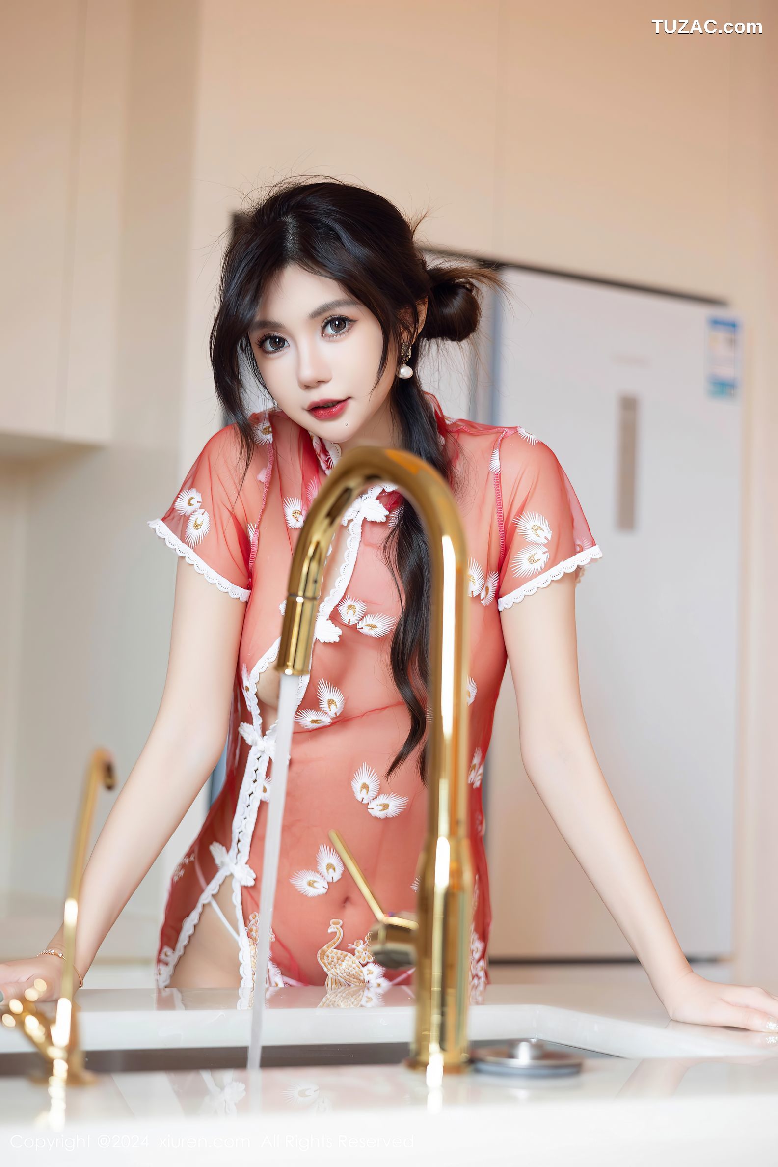 XiuRen秀人网-9529-绮里嘉ula-红色白印花旗袍-轻透红纱旗袍款睡衣-2024.11.29