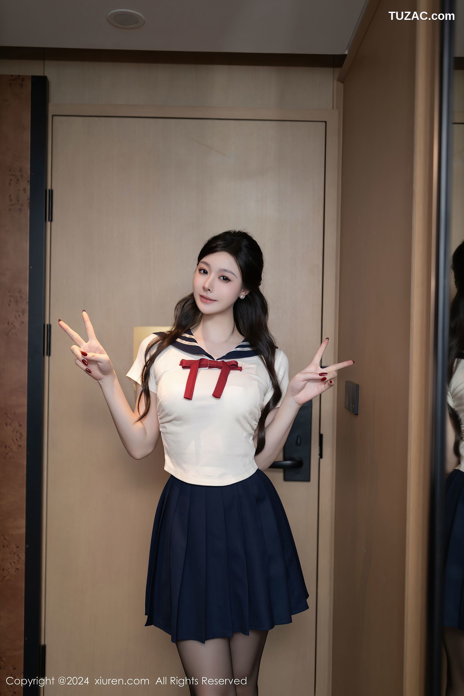 XiuRen秀人网-9530-小逗逗-水手T深蓝短裙学生服黑丝-2024.11.29