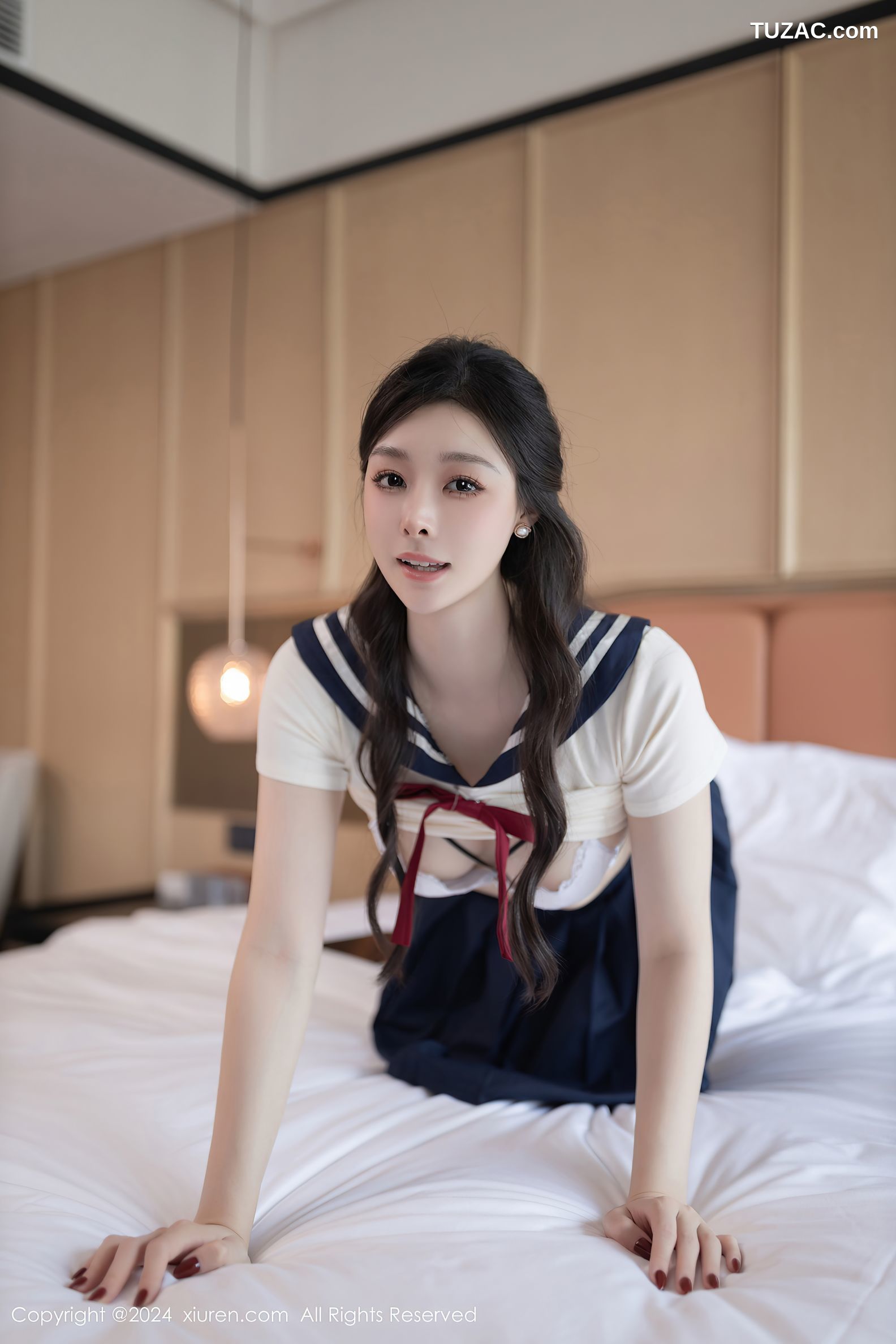 XiuRen秀人网-9530-小逗逗-水手T深蓝短裙学生服黑丝-2024.11.29