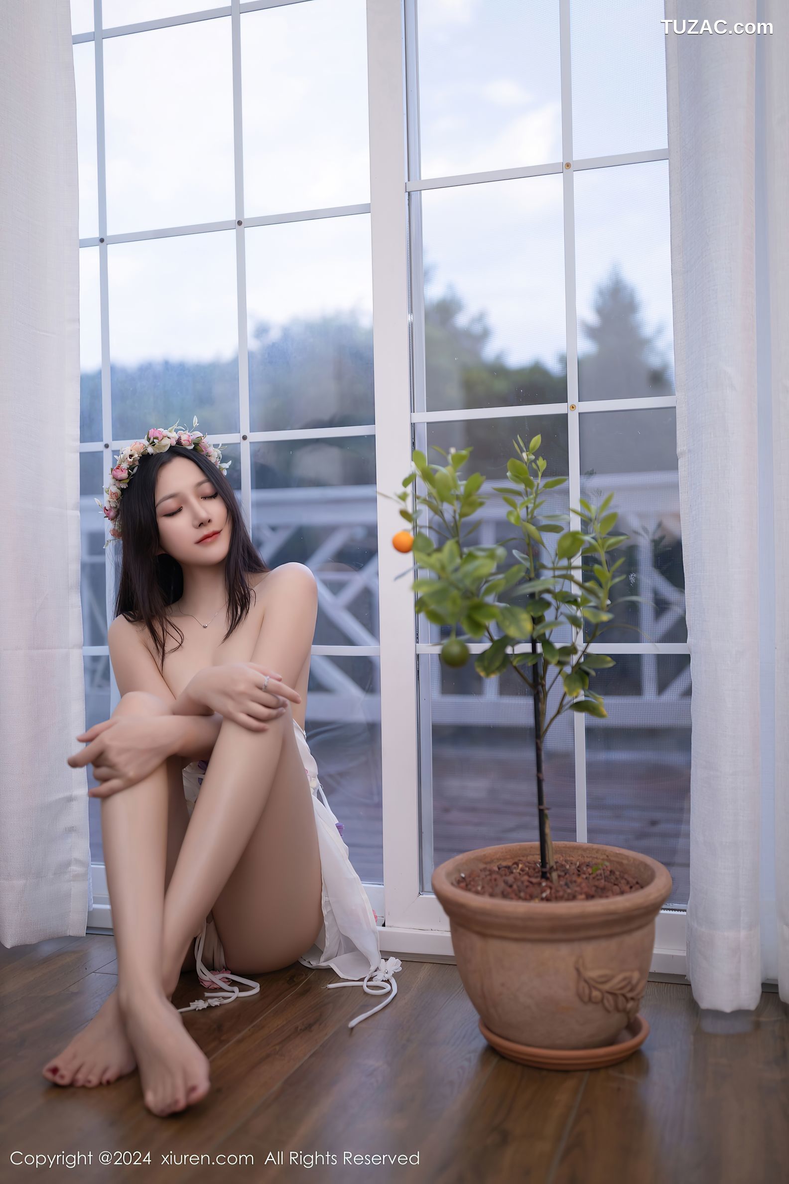 XiuRen秀人网-9531-鱼子酱Fish-带花环的白纱短裙美少女吊带爆乳-2024.11.29