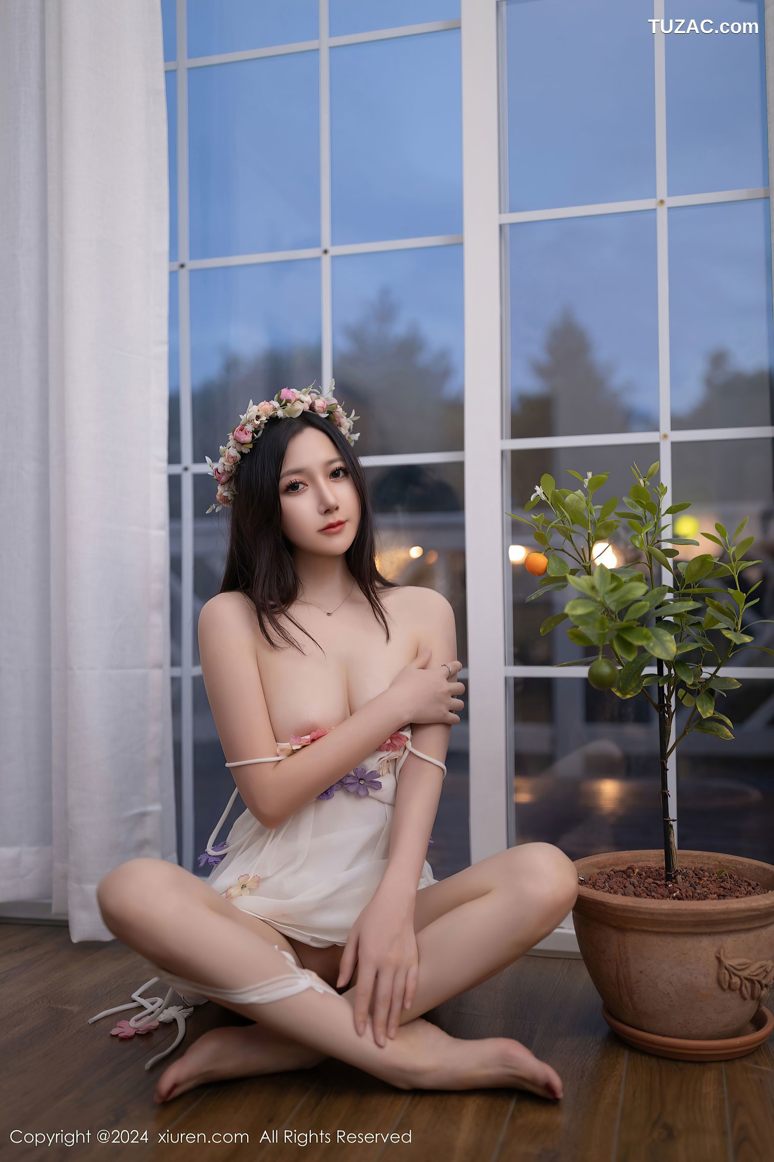 XiuRen秀人网-9531-鱼子酱Fish-带花环的白纱短裙美少女吊带爆乳-2024.11.29