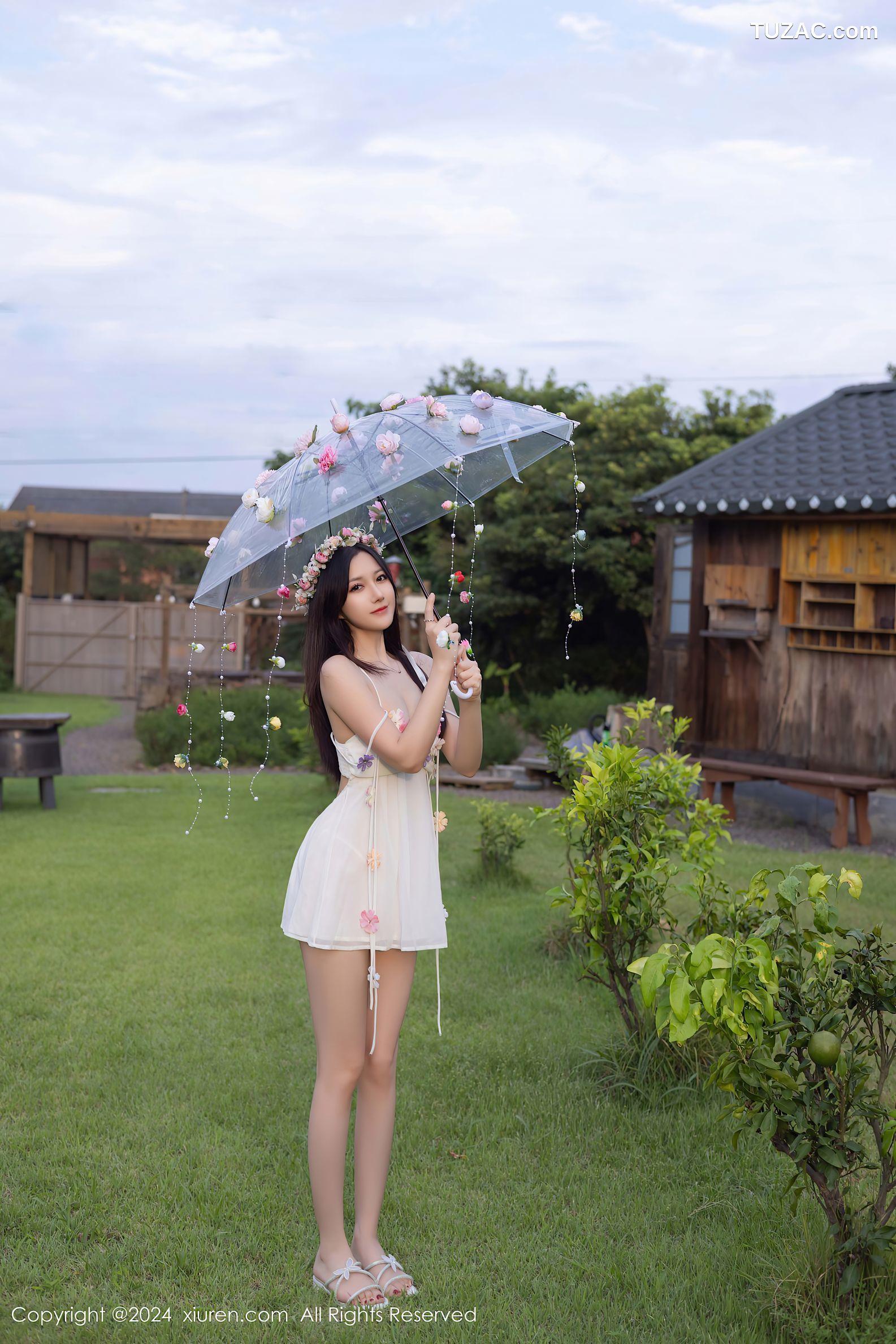 XiuRen秀人网-9531-鱼子酱Fish-带花环的白纱短裙美少女吊带爆乳-2024.11.29