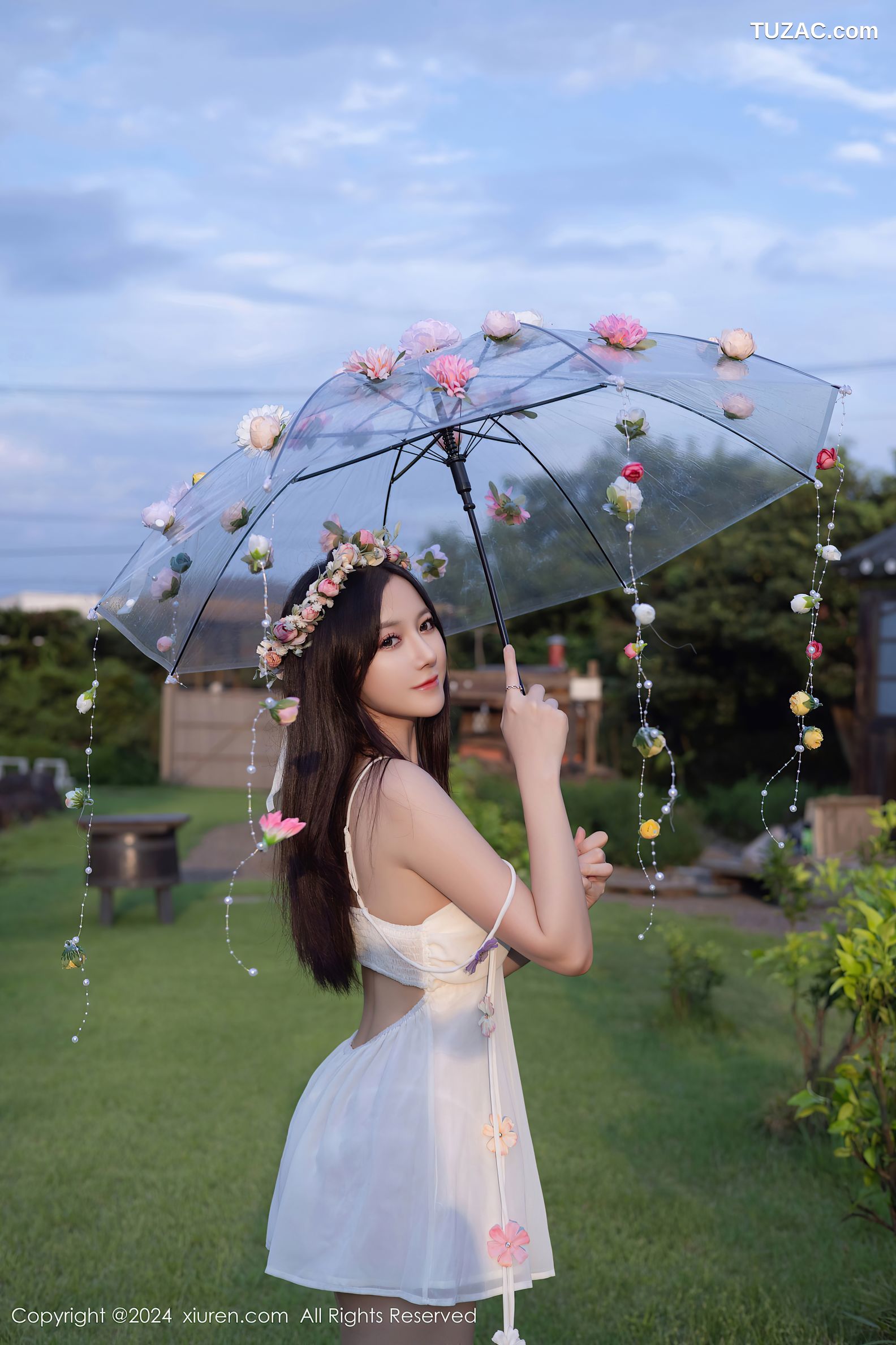 XiuRen秀人网-9531-鱼子酱Fish-带花环的白纱短裙美少女吊带爆乳-2024.11.29