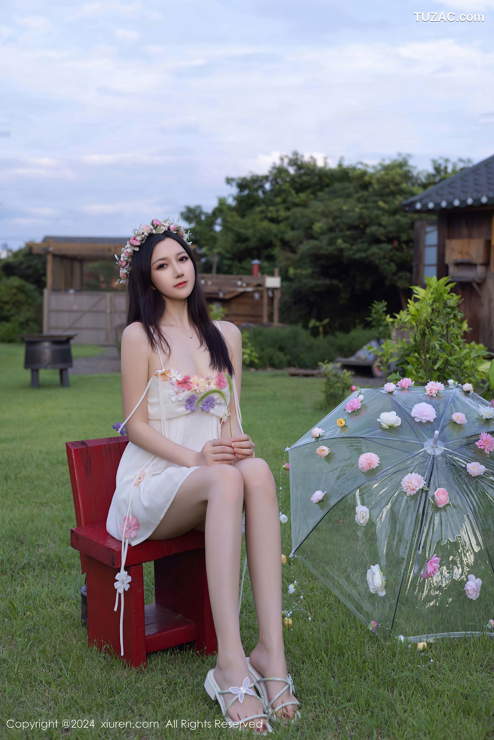 XiuRen秀人网-9531-鱼子酱Fish-带花环的白纱短裙美少女吊带爆乳-2024.11.29