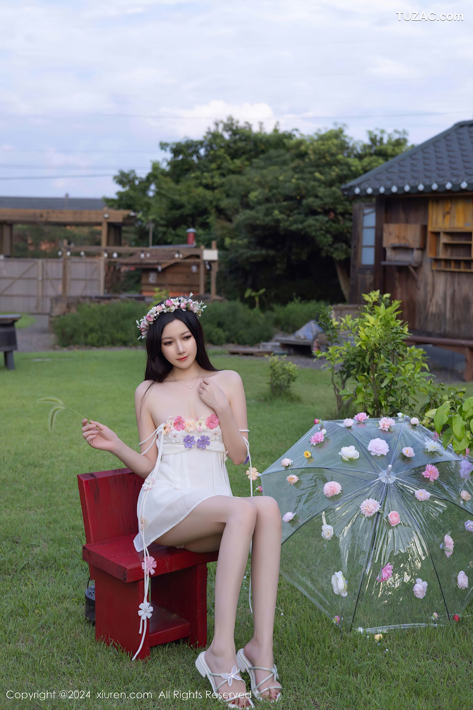 XiuRen秀人网-9531-鱼子酱Fish-带花环的白纱短裙美少女吊带爆乳-2024.11.29