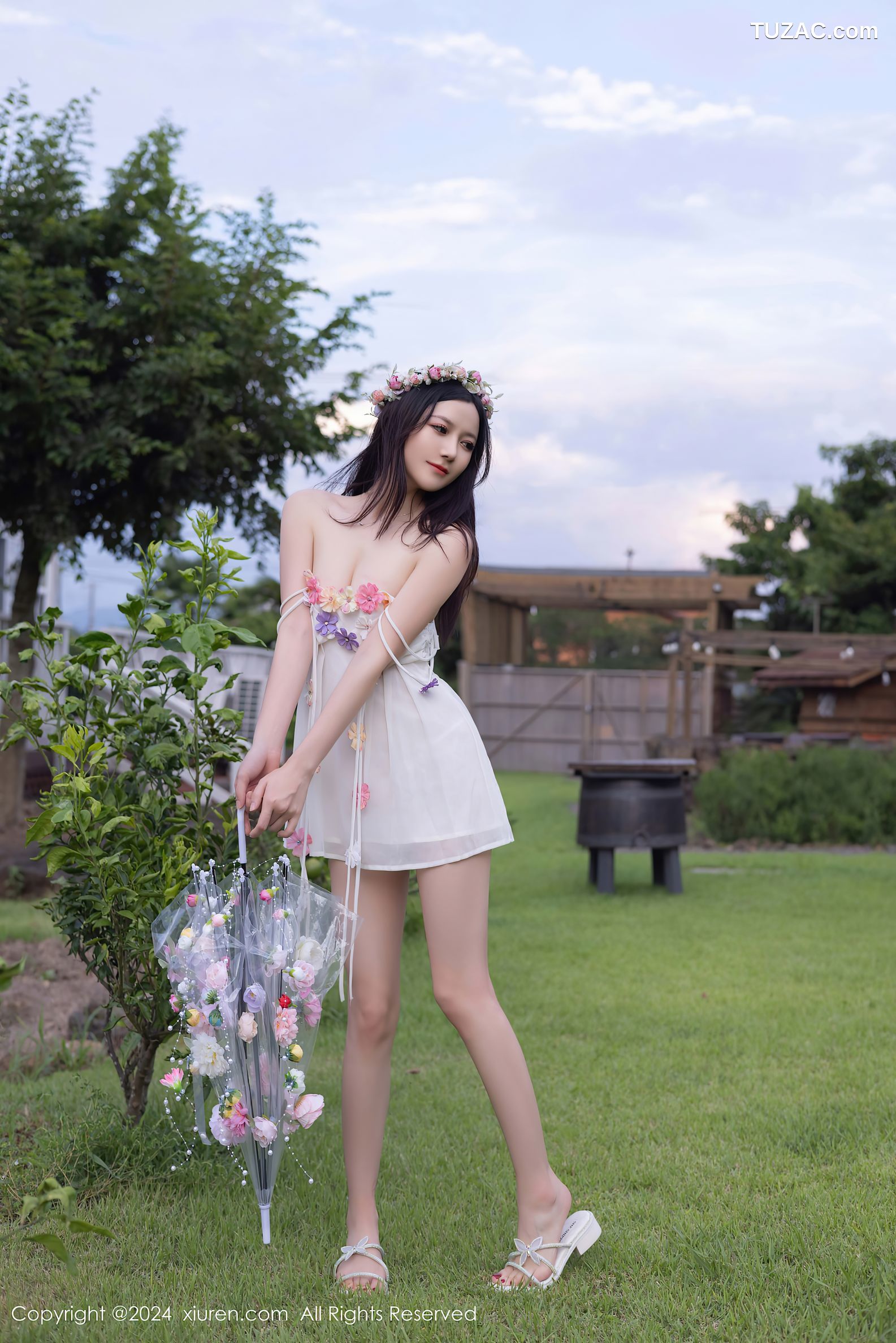 XiuRen秀人网-9531-鱼子酱Fish-带花环的白纱短裙美少女吊带爆乳-2024.11.29