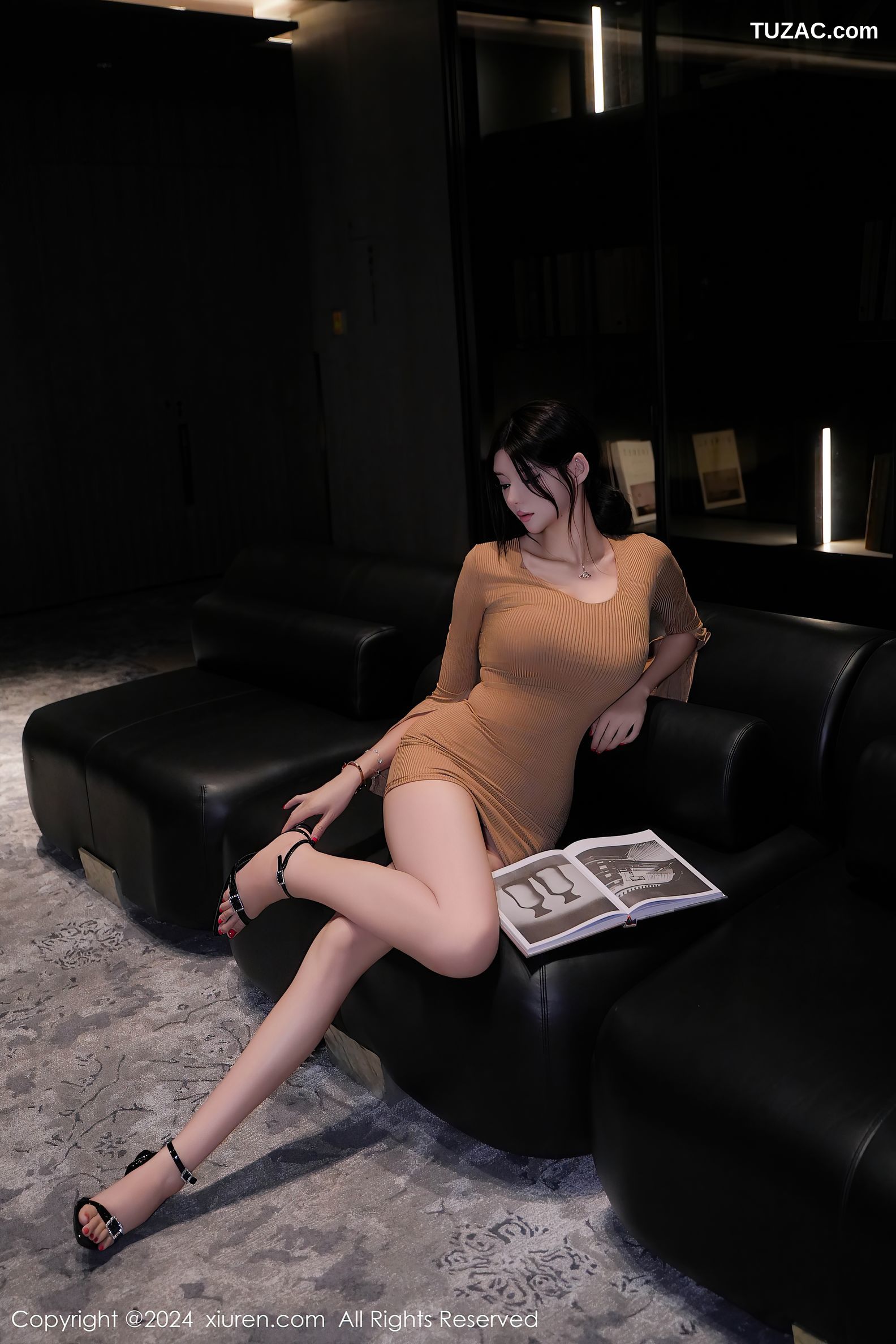 XiuRen秀人网-9544-果茶姐姐-黑纱翘臀红色吊袜带长腿美女-2024.12.04