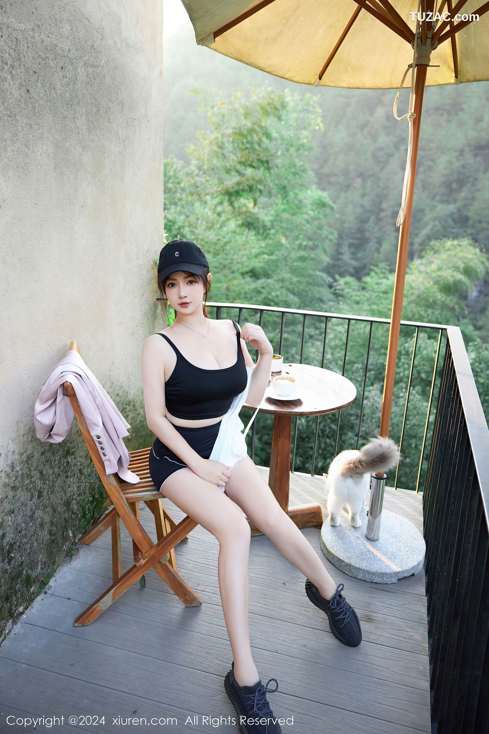 XiuRen秀人网-9549-养乐多Doll-运动风活力少女白T黑背心黑短裤黑色内衣-2024.12.05