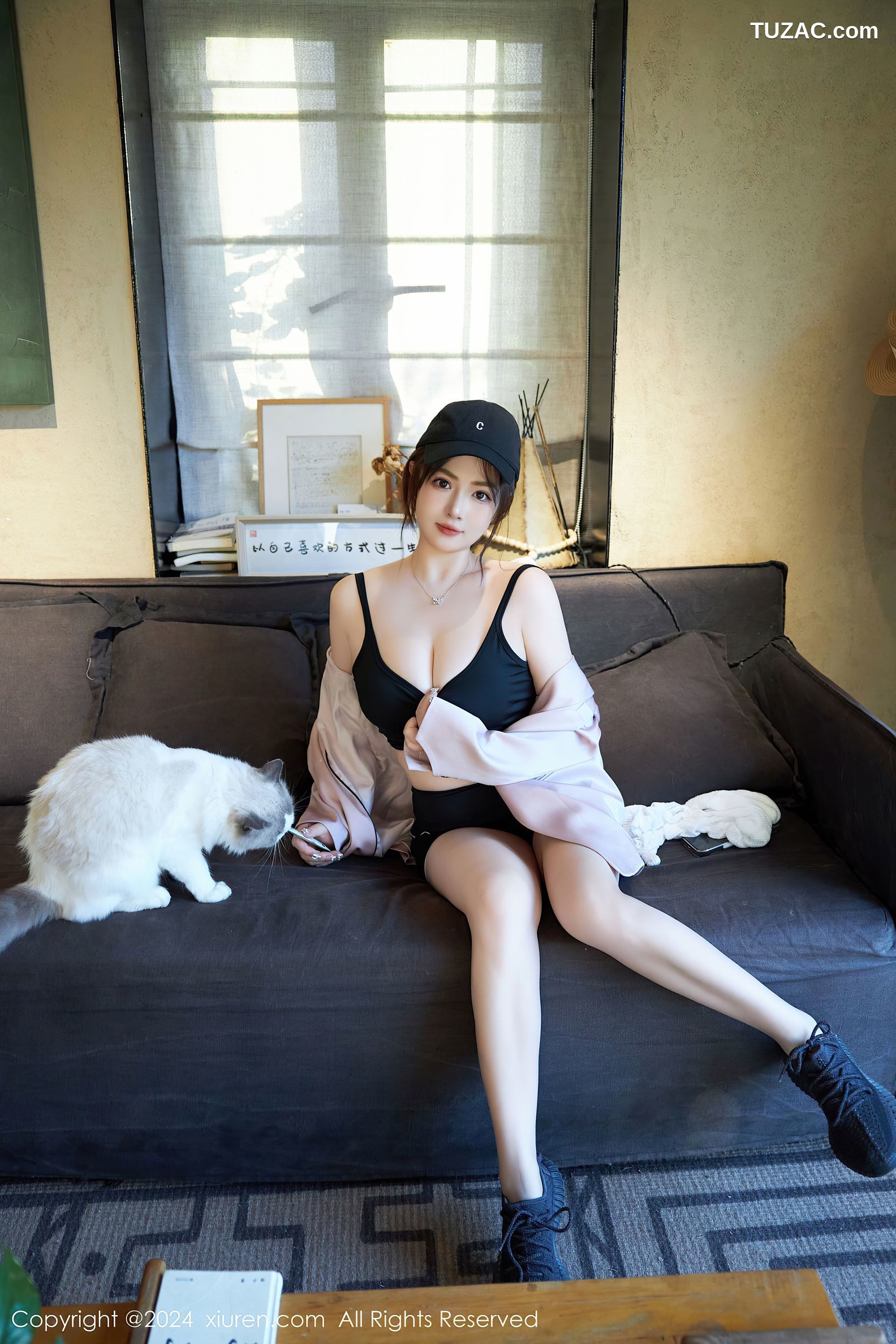 XiuRen秀人网-9549-养乐多Doll-运动风活力少女白T黑背心黑短裤黑色内衣-2024.12.05