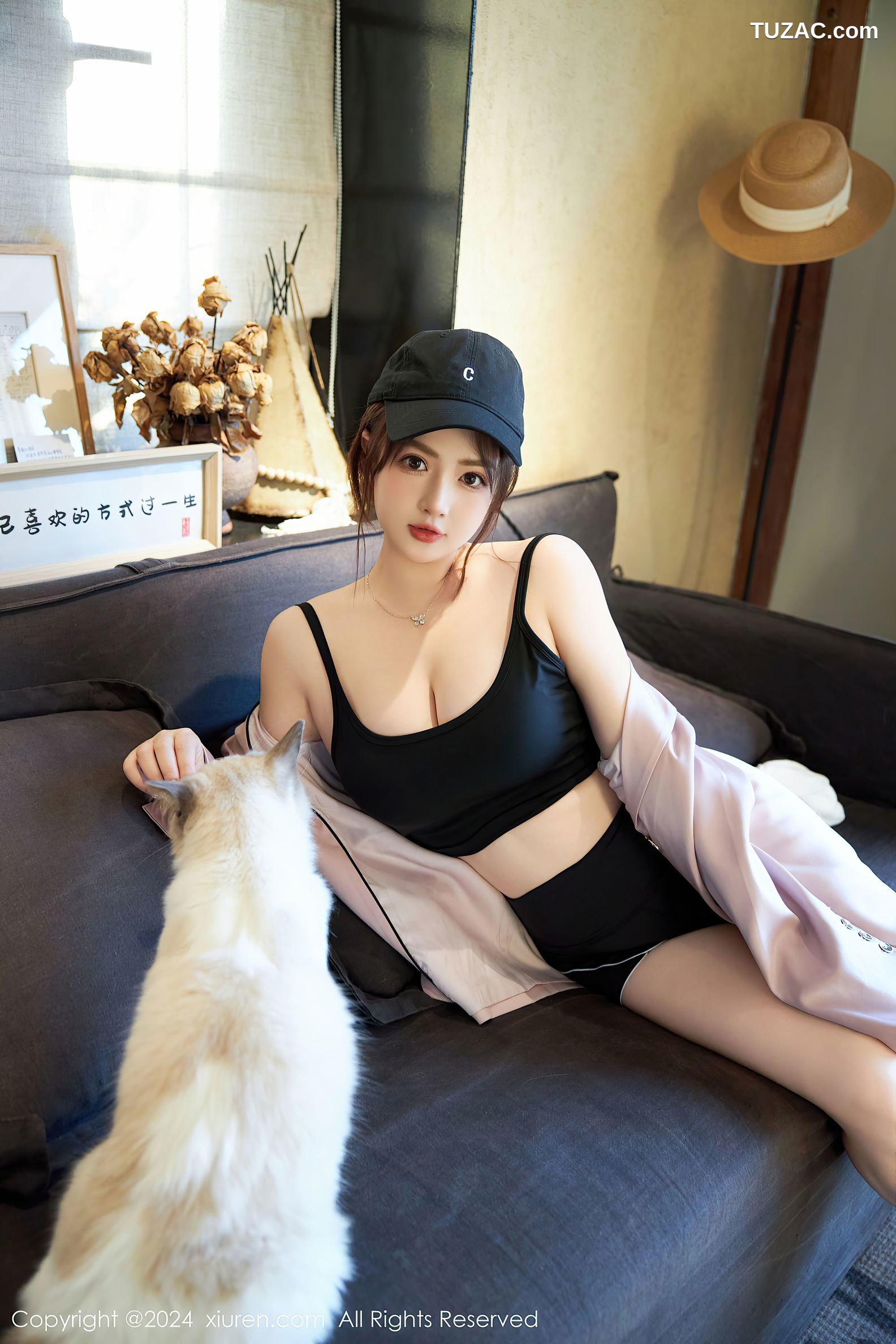 XiuRen秀人网-9549-养乐多Doll-运动风活力少女白T黑背心黑短裤黑色内衣-2024.12.05