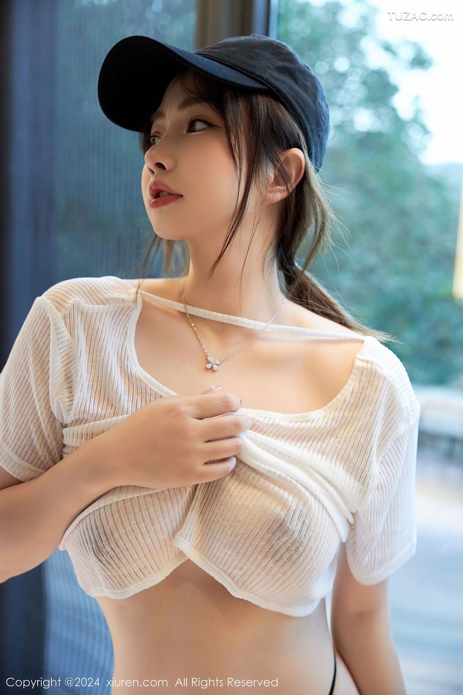 XiuRen秀人网-9549-养乐多Doll-运动风活力少女白T黑背心黑短裤黑色内衣-2024.12.05