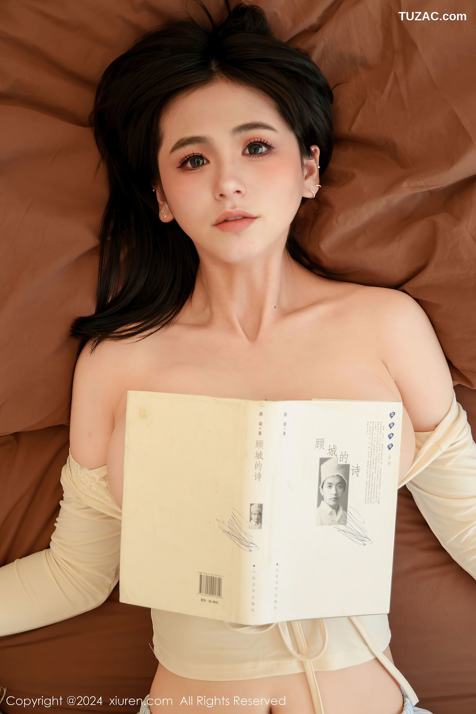 XiuRen秀人网-9551-奶芙乔乔-T恤短裤爆乳翘臀-2024.12.05