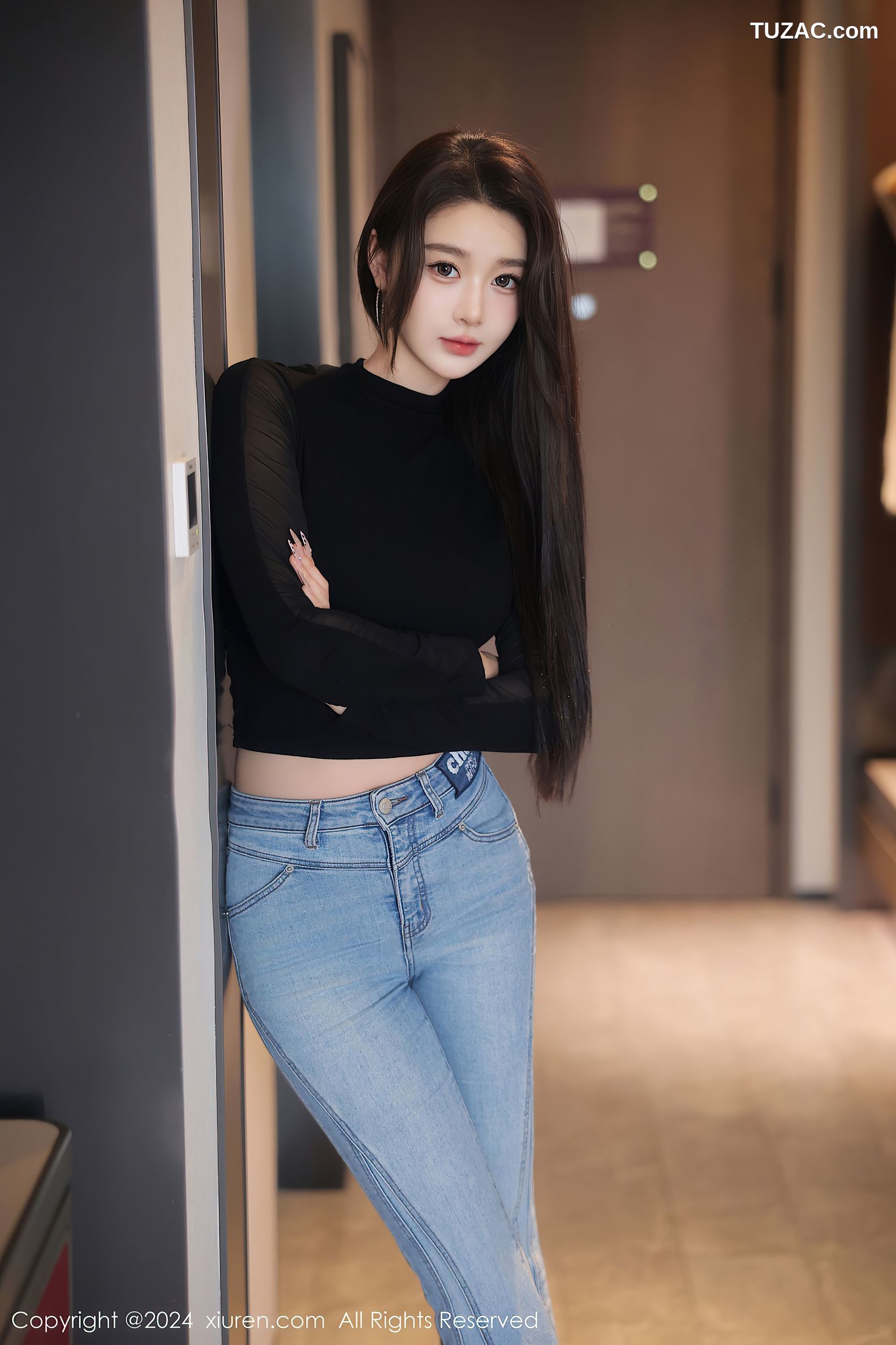 XiuRen秀人网-9555-Candy糖糖-黑T牛仔裤黑色内衣黑丝甜妹子-2024.12.06