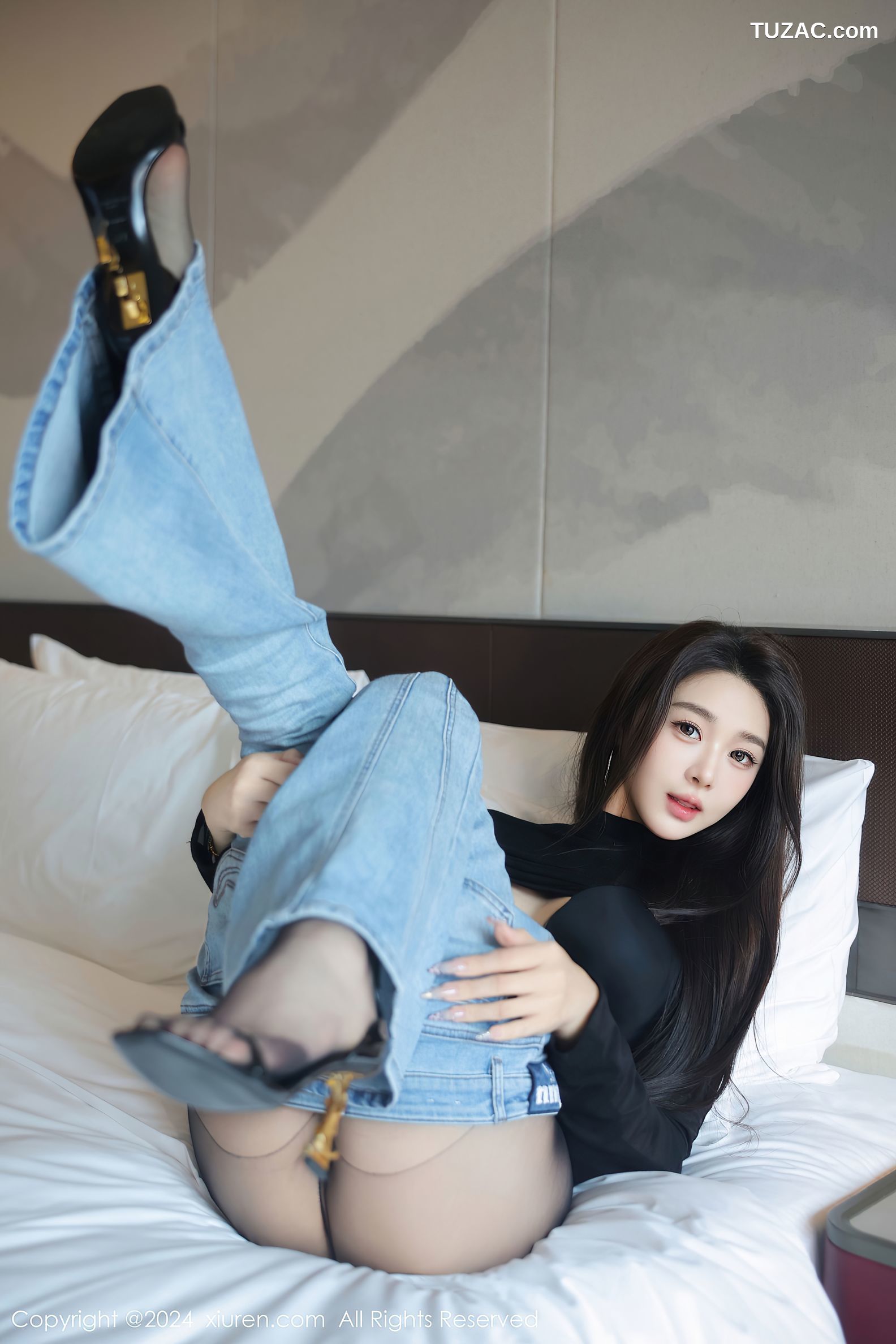 XiuRen秀人网-9555-Candy糖糖-黑T牛仔裤黑色内衣黑丝甜妹子-2024.12.06