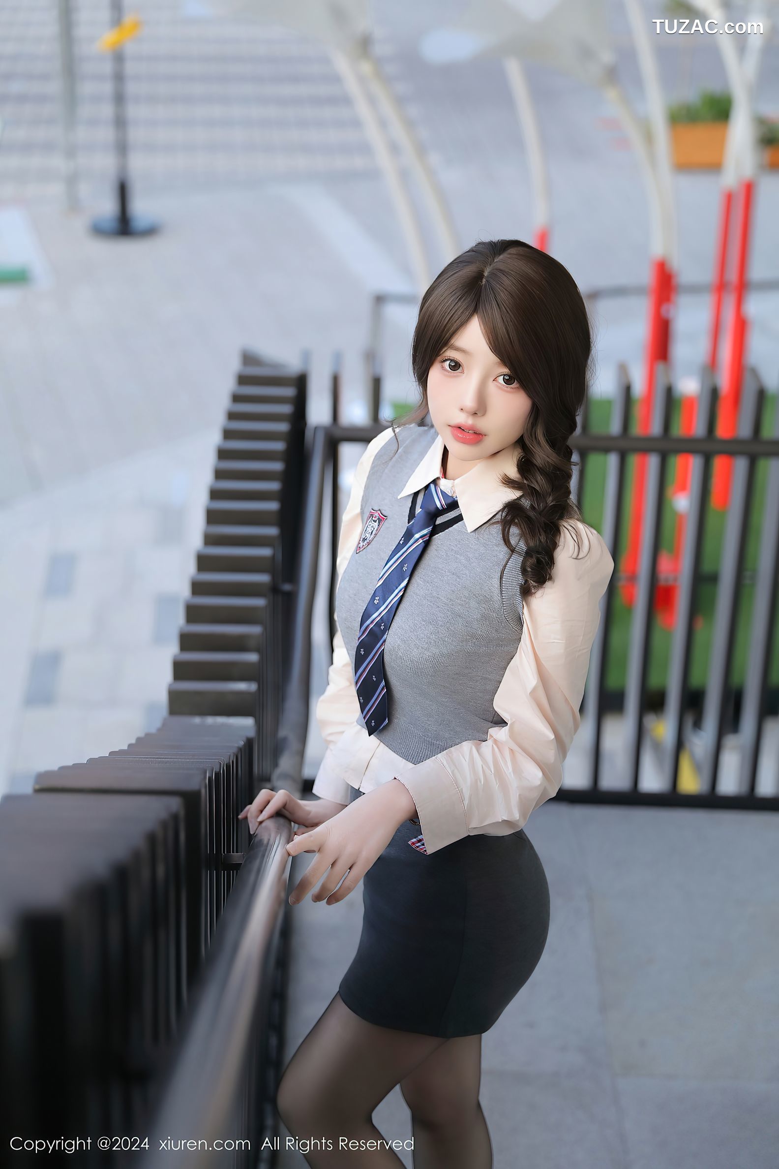 XiuRen秀人网-9562-桃妖夭-灰校服短裙白蕾丝内衣爆乳-2024.12.06