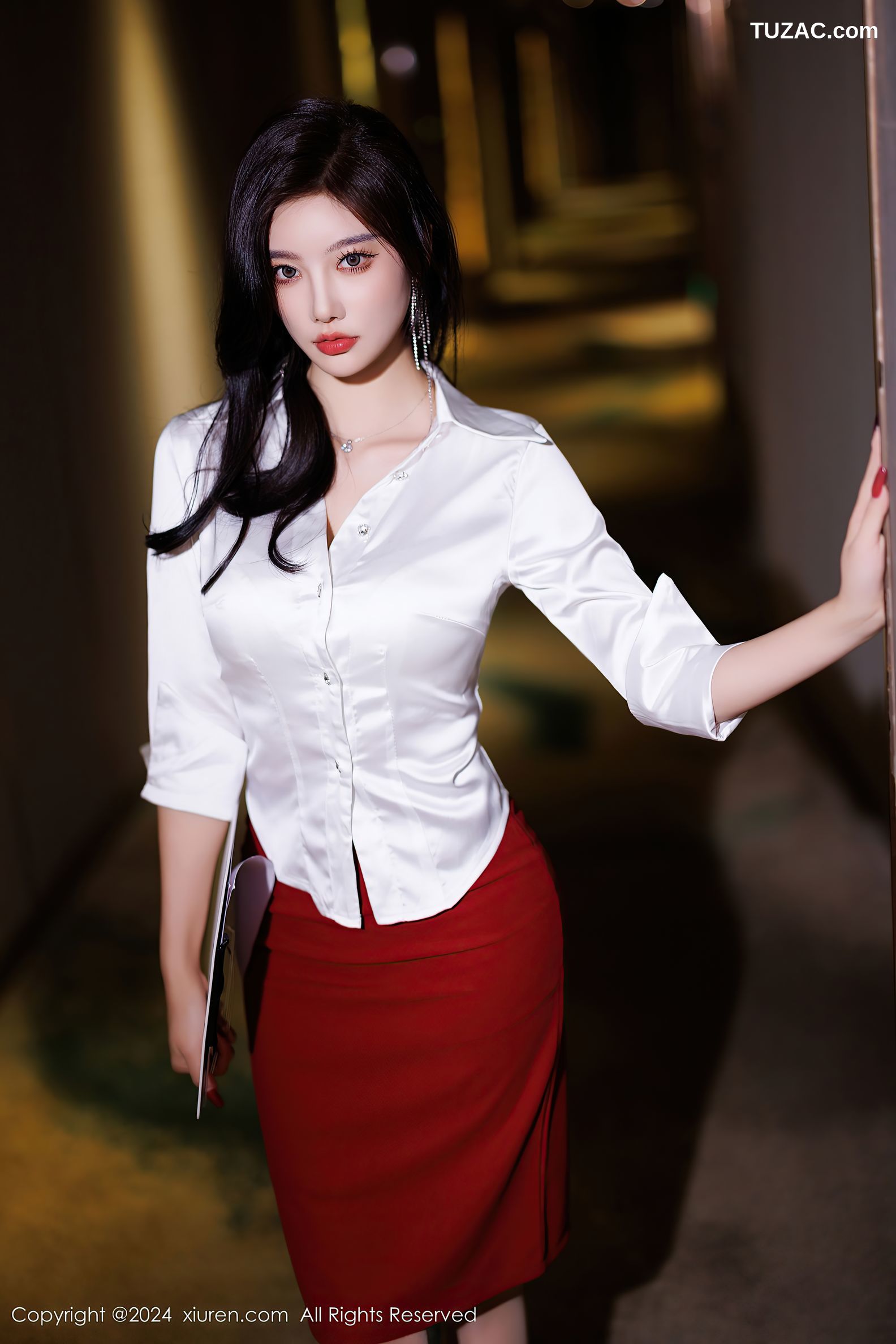 XiuRen秀人网-9565-杨晨晨Yome-白衬衫红色短裙OL美臀-2024.12.06