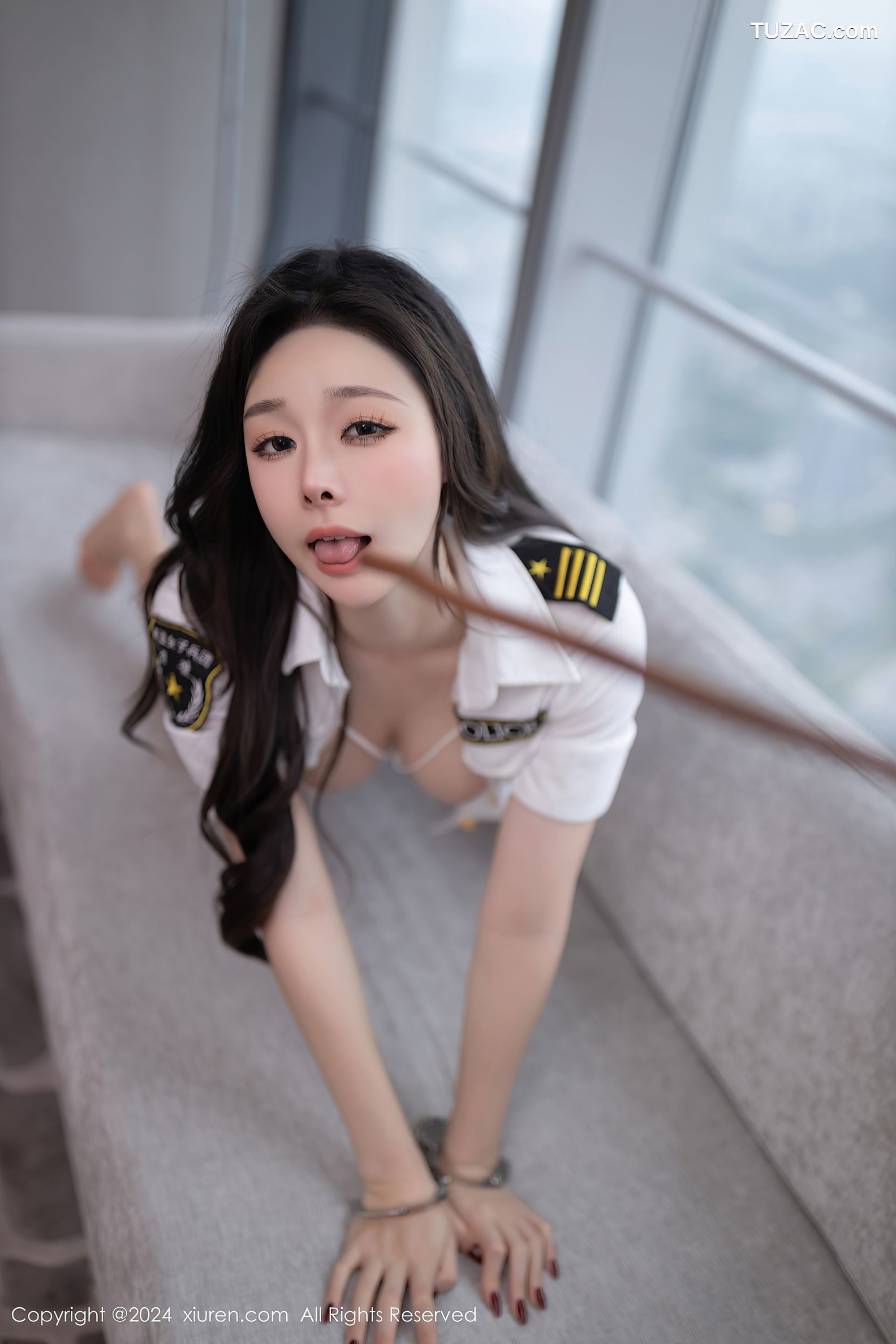 XiuRen秀人网-9566-小逗逗-情趣女警白衬衫黑短裙美乳-2024.12.06