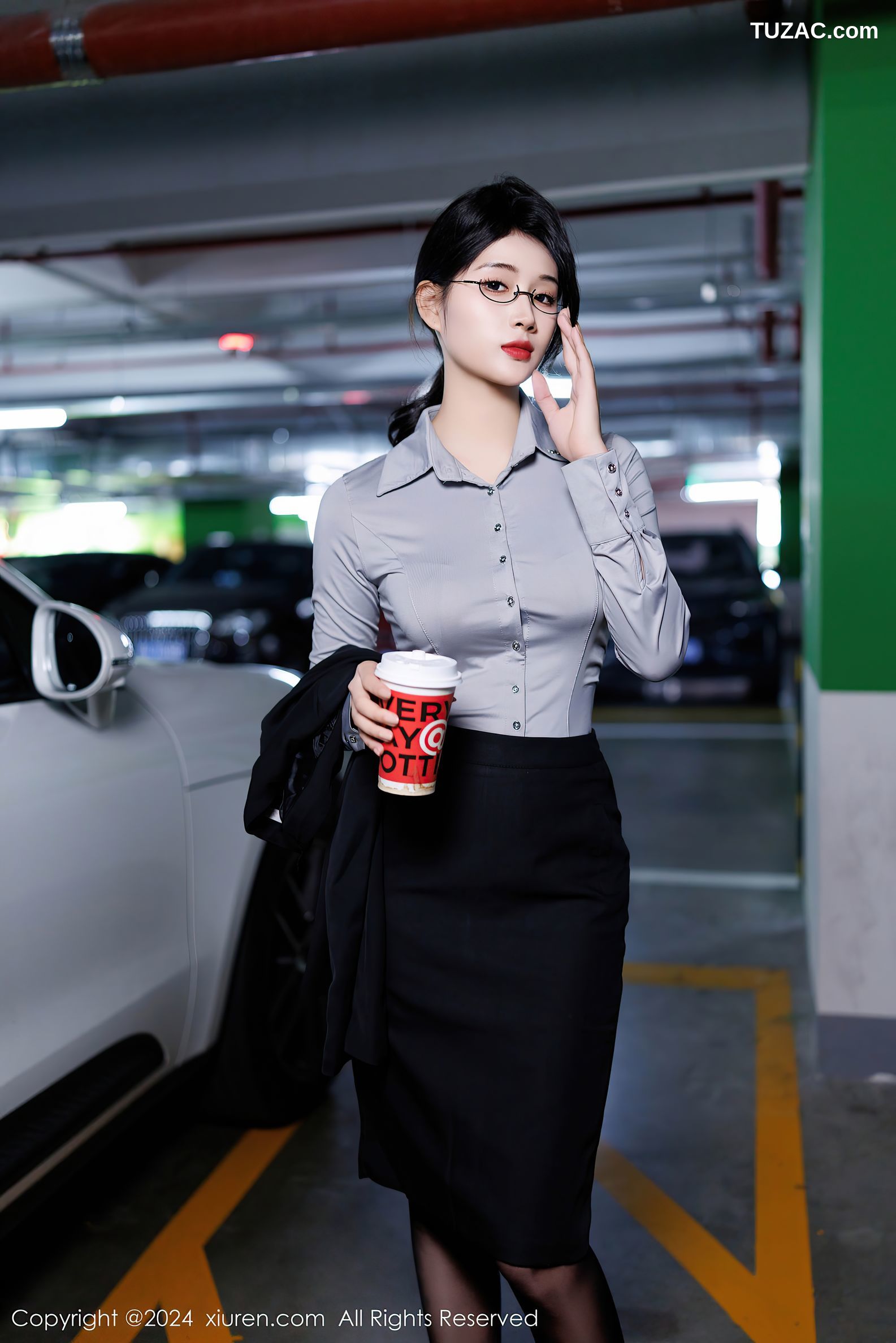 XiuRen秀人网-9567-南乔-OL灰衬衫黑色短裙黑色内衣黑丝-2024.12.09