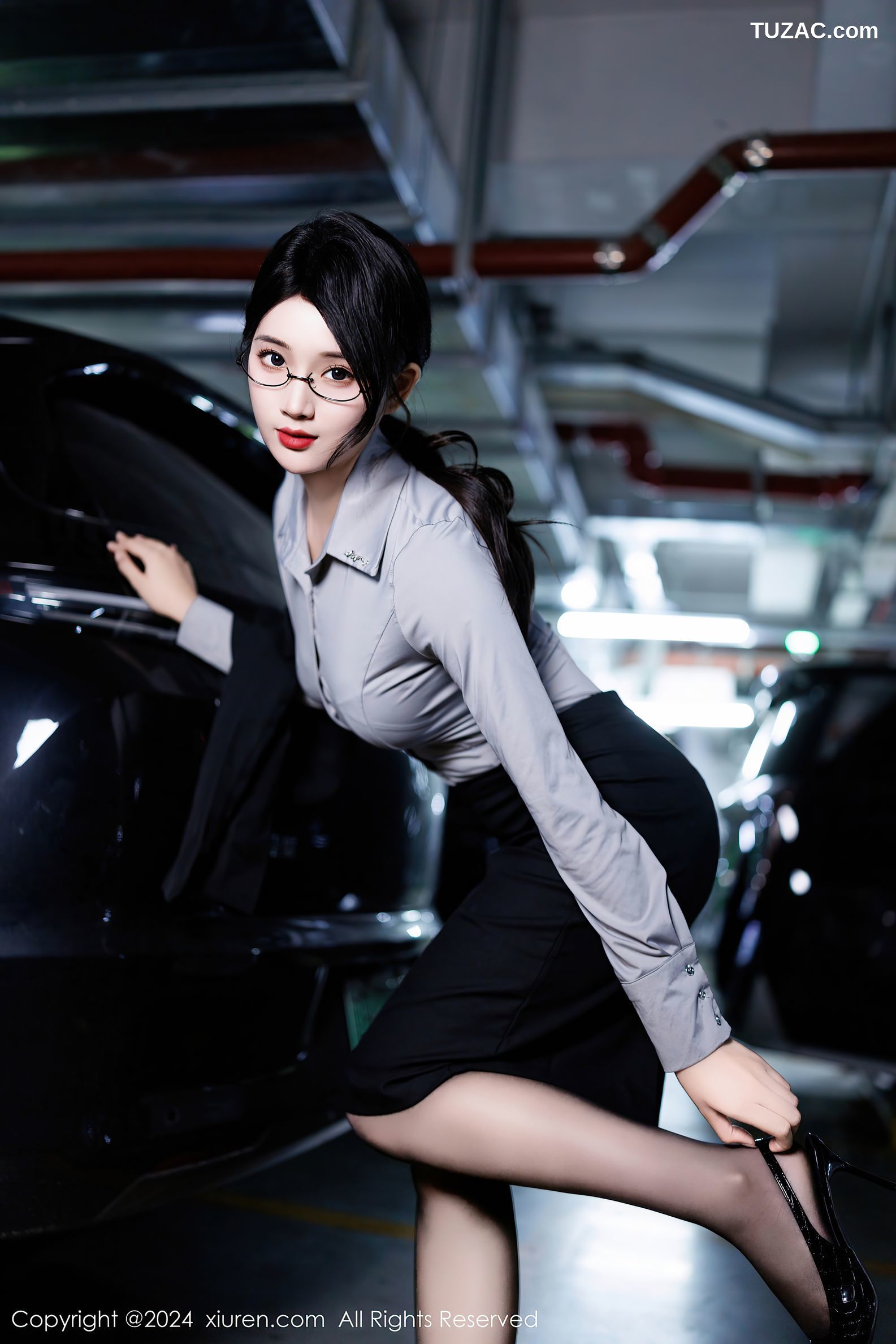 XiuRen秀人网-9567-南乔-OL灰衬衫黑色短裙黑色内衣黑丝-2024.12.09