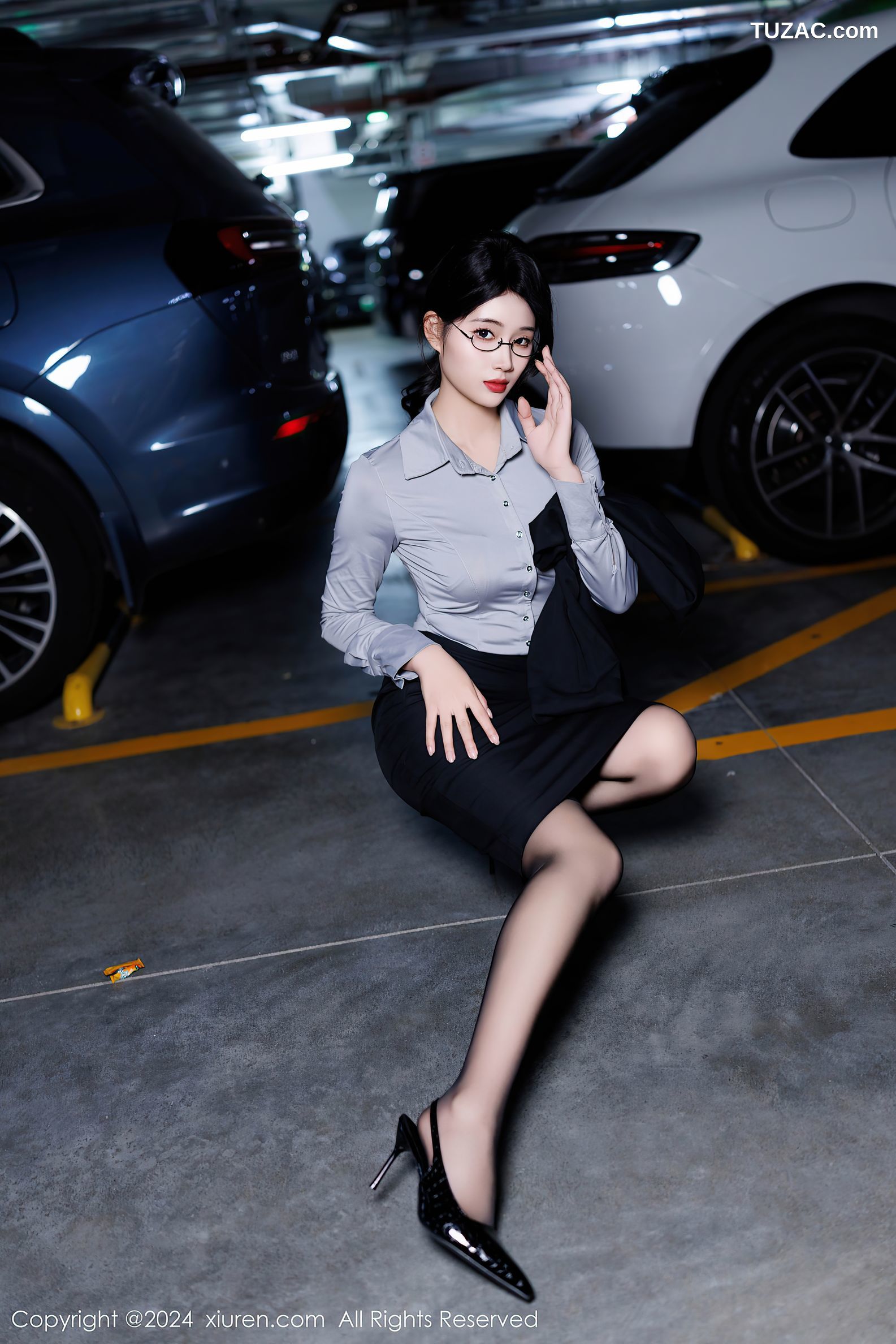 XiuRen秀人网-9567-南乔-OL灰衬衫黑色短裙黑色内衣黑丝-2024.12.09