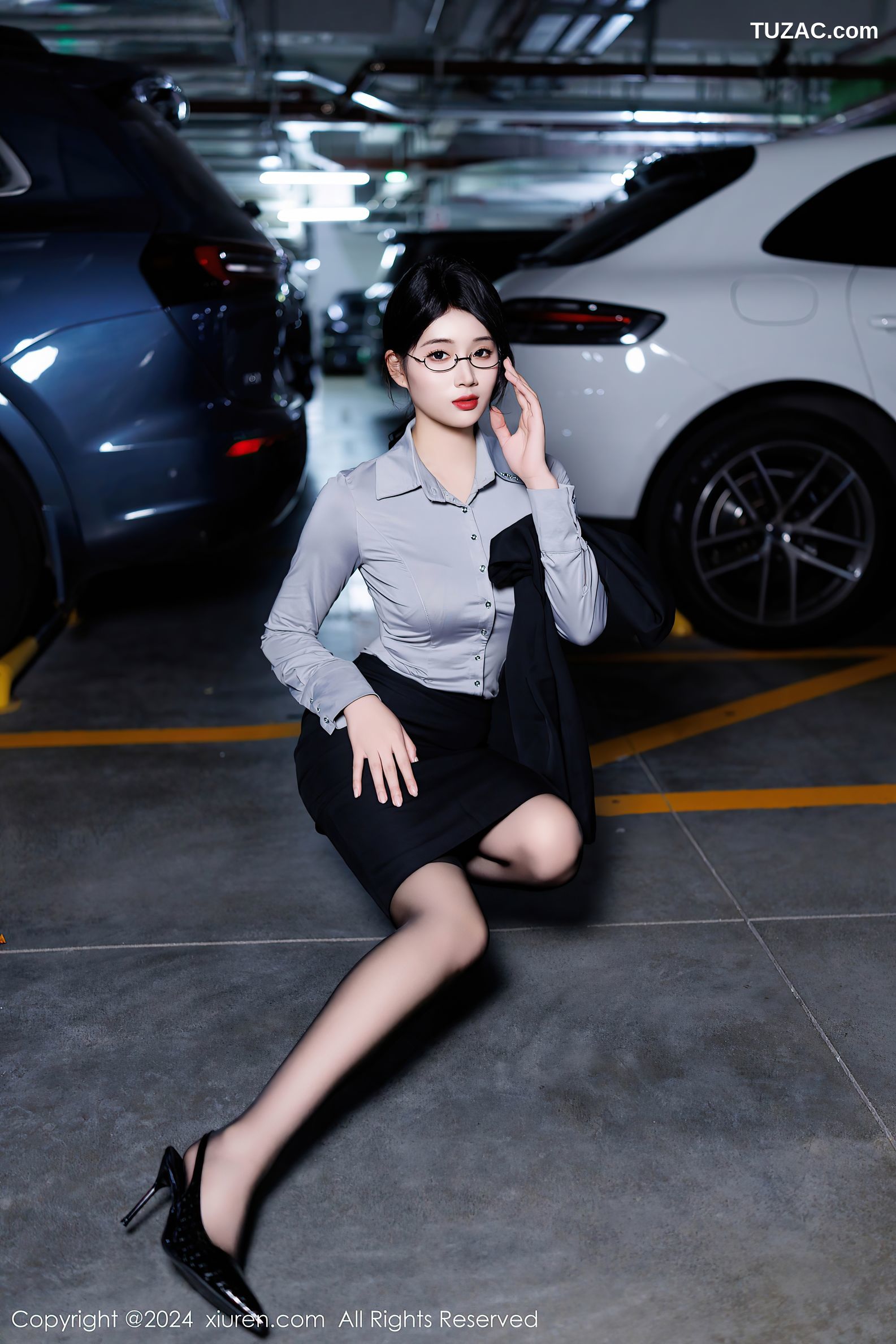 XiuRen秀人网-9567-南乔-OL灰衬衫黑色短裙黑色内衣黑丝-2024.12.09
