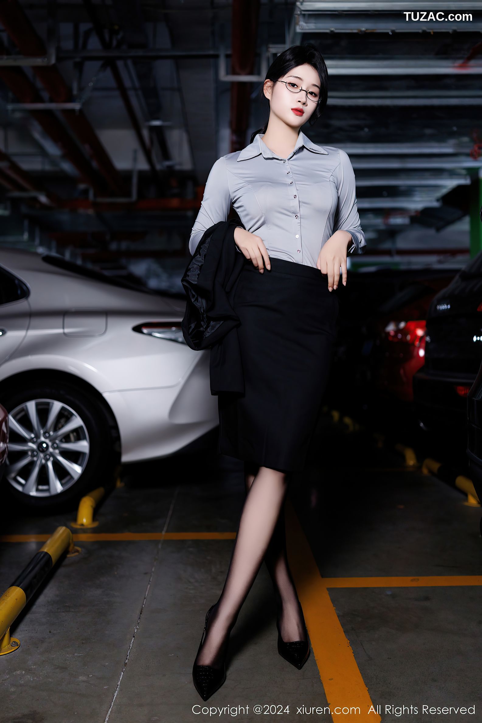 XiuRen秀人网-9567-南乔-OL灰衬衫黑色短裙黑色内衣黑丝-2024.12.09