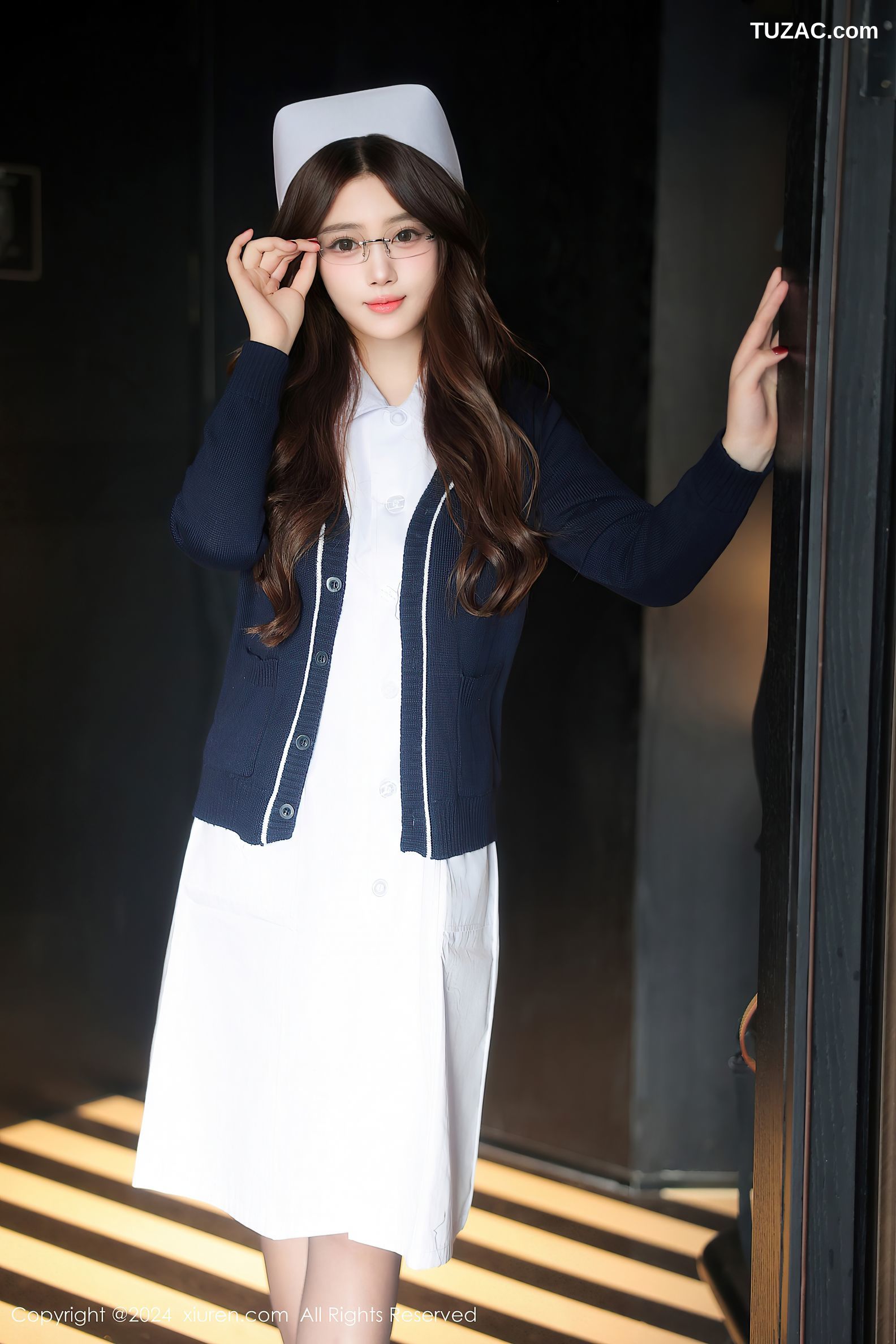 XiuRen秀人网-9570-蛋蛋宝-白色情趣护士制服轻透内衣爆乳-2024.12.09