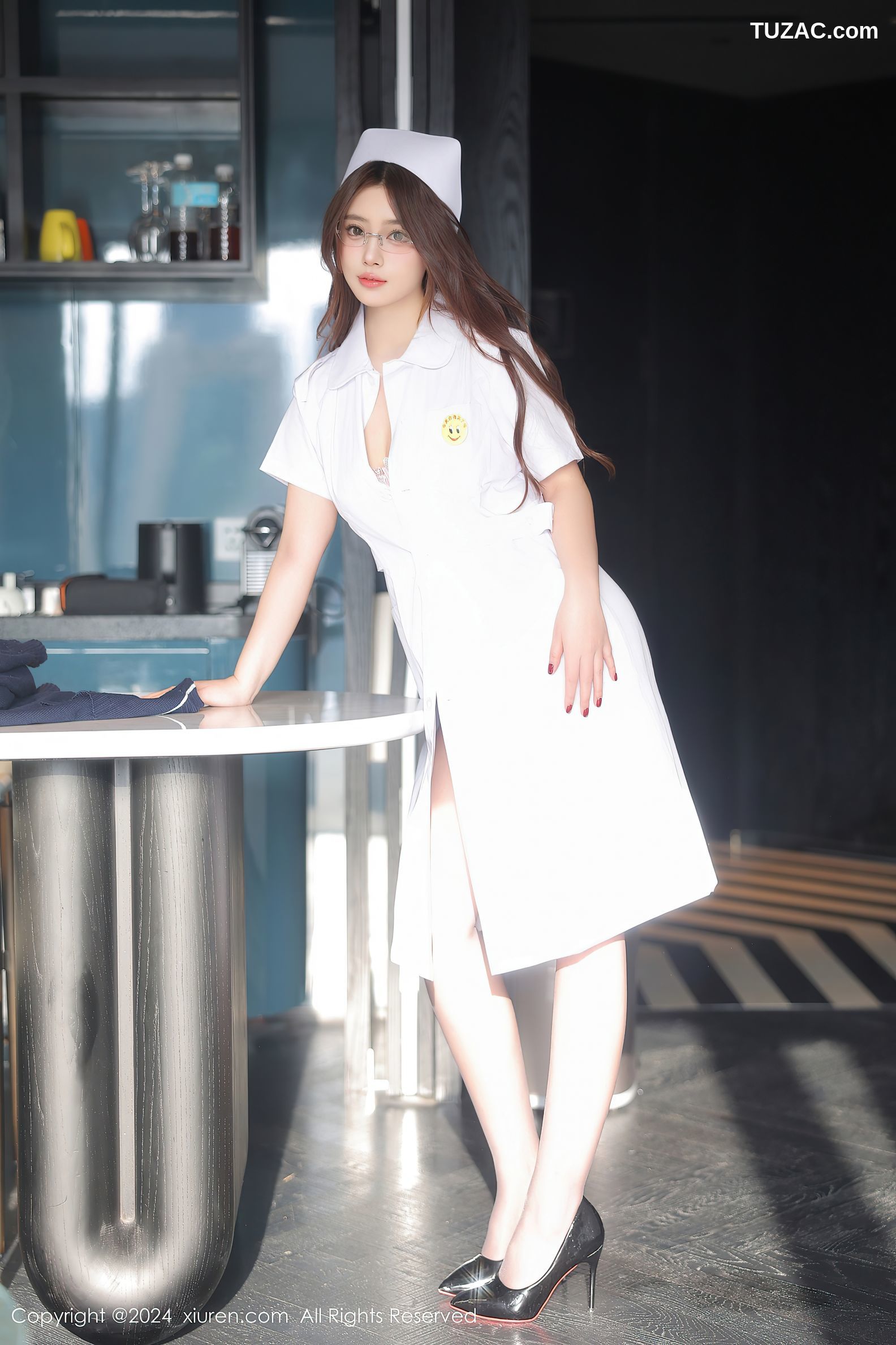 XiuRen秀人网-9570-蛋蛋宝-白色情趣护士制服轻透内衣爆乳-2024.12.09