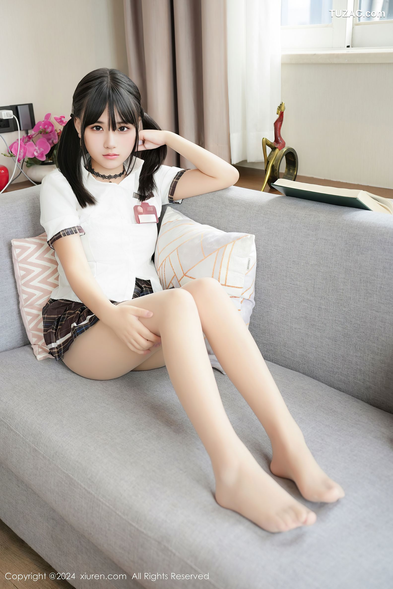 XiuRen秀人网-9573-姚若兮vay-双马尾少女学生装格子短裙肉丝-2024.12.10