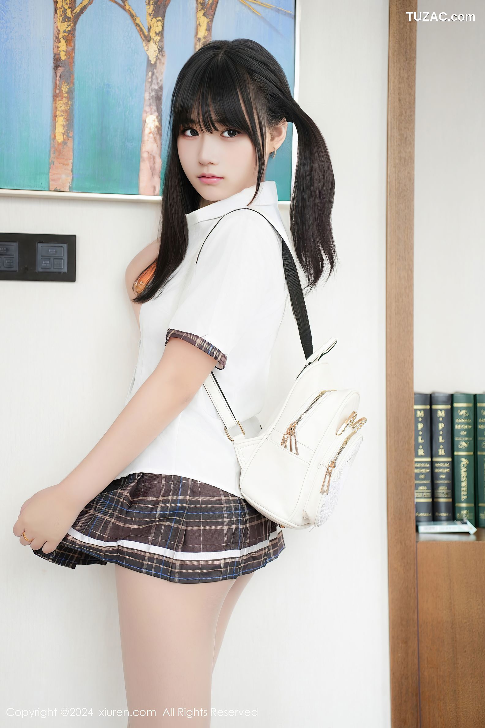 XiuRen秀人网-9573-姚若兮vay-双马尾少女学生装格子短裙肉丝-2024.12.10