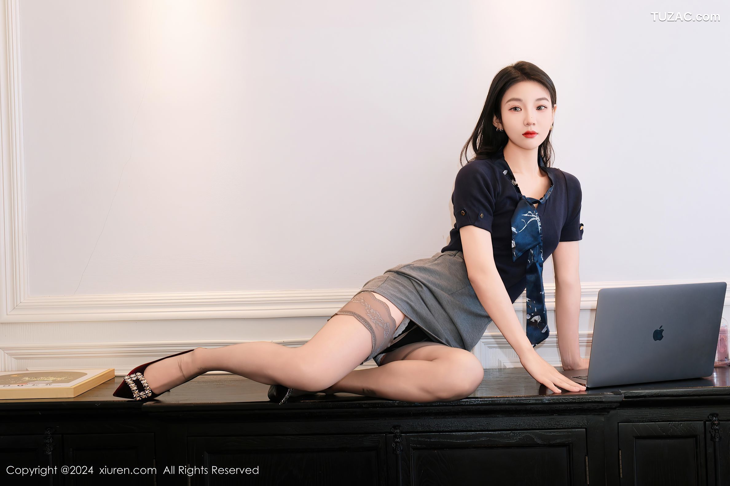 XiuRen秀人网-9580-希恬儿-深蓝T灰短裙三套内衣-2024.12.11