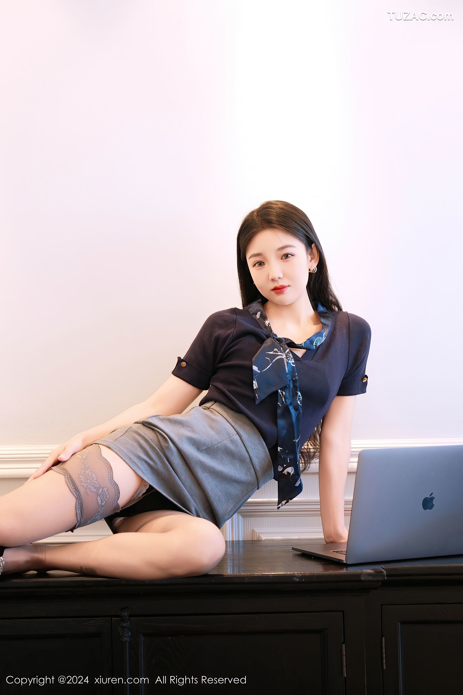 XiuRen秀人网-9580-希恬儿-深蓝T灰短裙三套内衣-2024.12.11