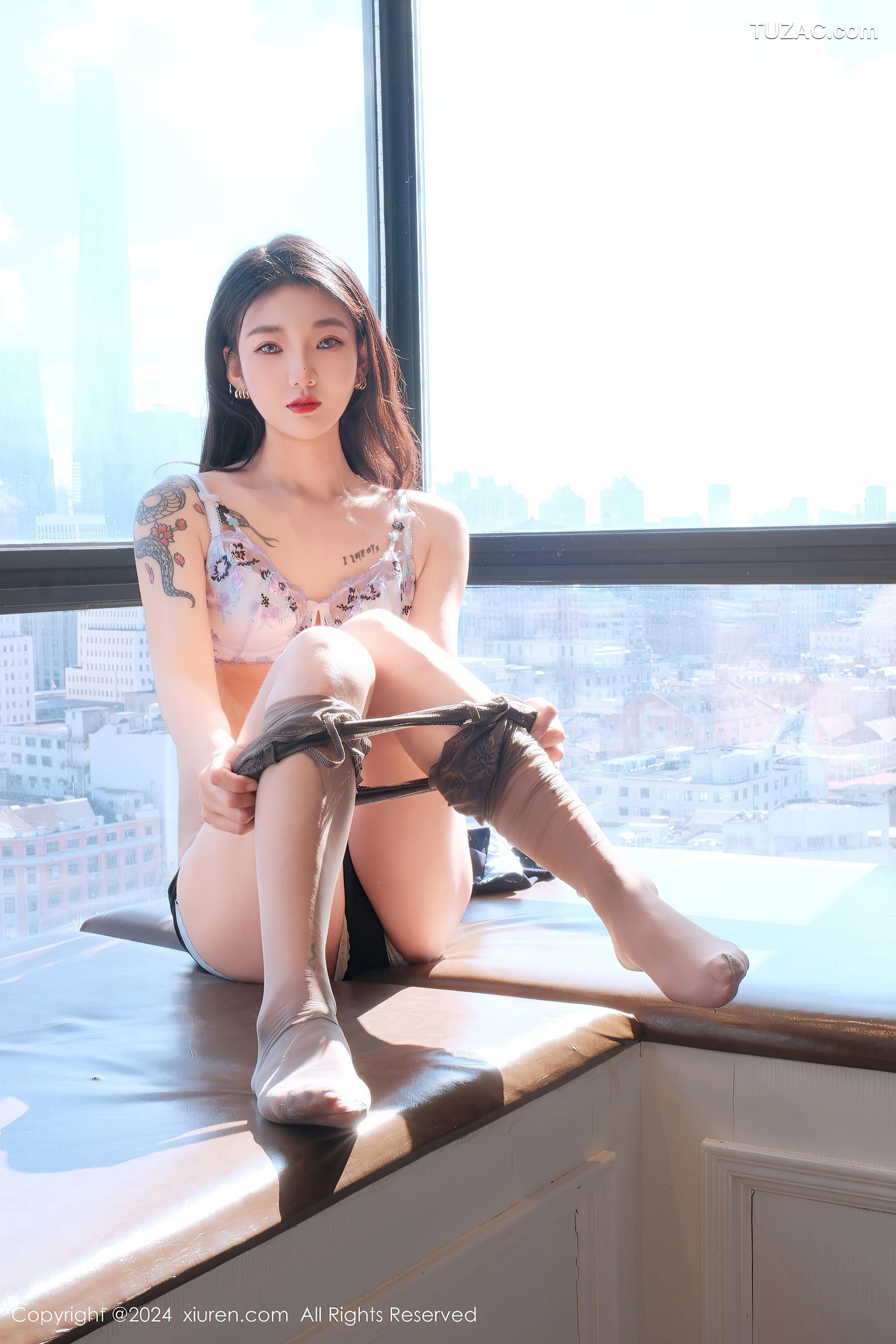 XiuRen秀人网-9580-希恬儿-深蓝T灰短裙三套内衣-2024.12.11