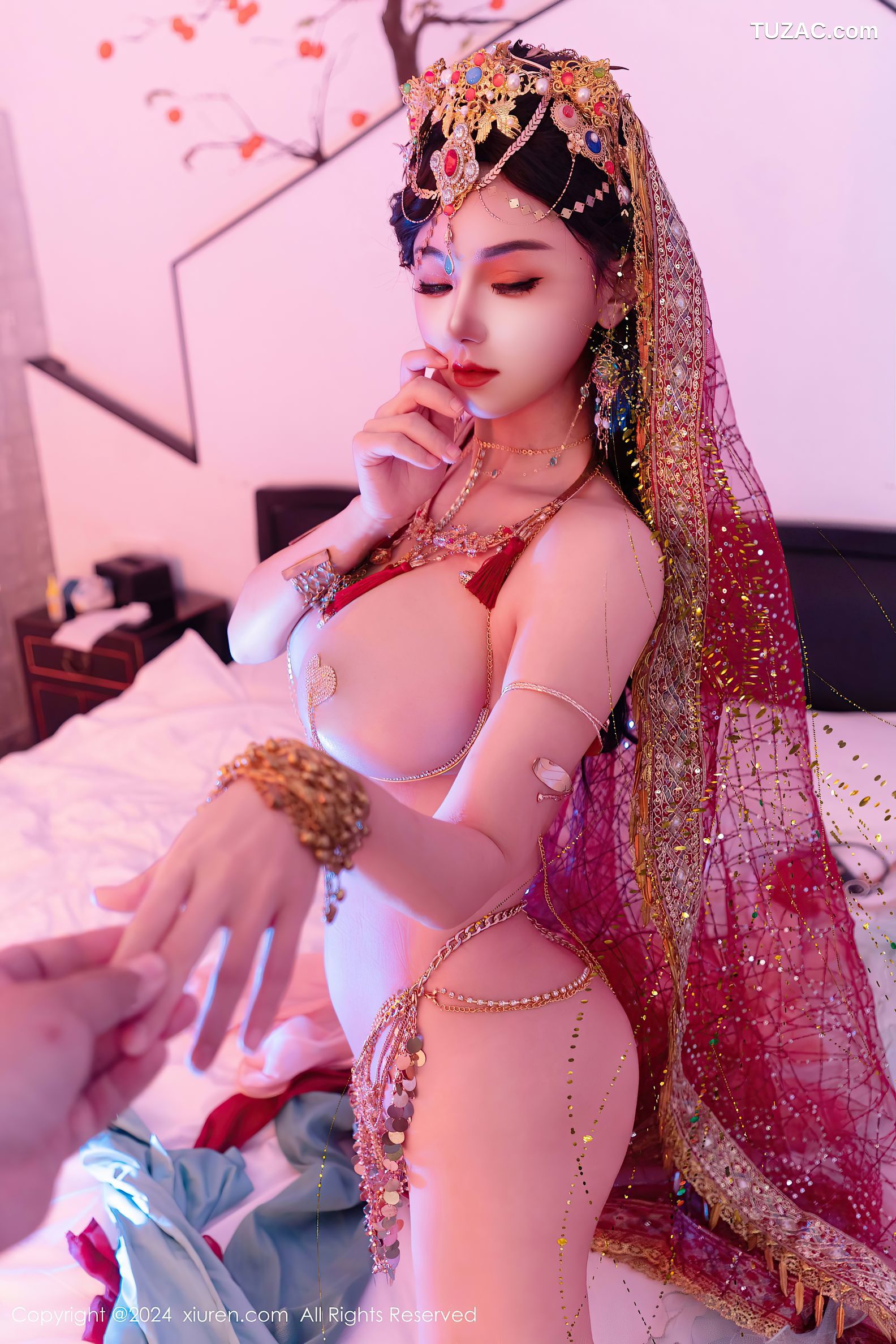 XiuRen秀人网-9585-不吃冰淇淋-新人异域风情芭比娃娃金链内衣爆乳-2024.12.12