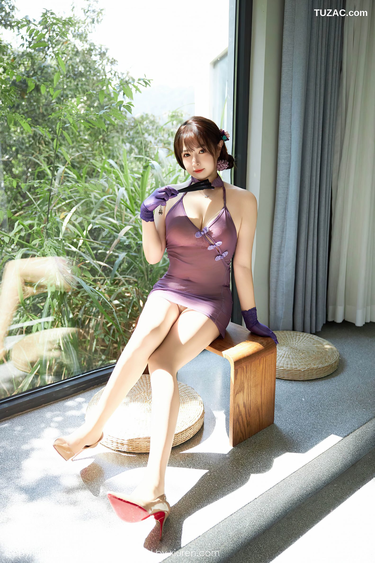 XiuRen秀人网-9592-养乐多Doll-清纯白色斑点吊带裙-紫色轻透吊带裙-2024.12.13