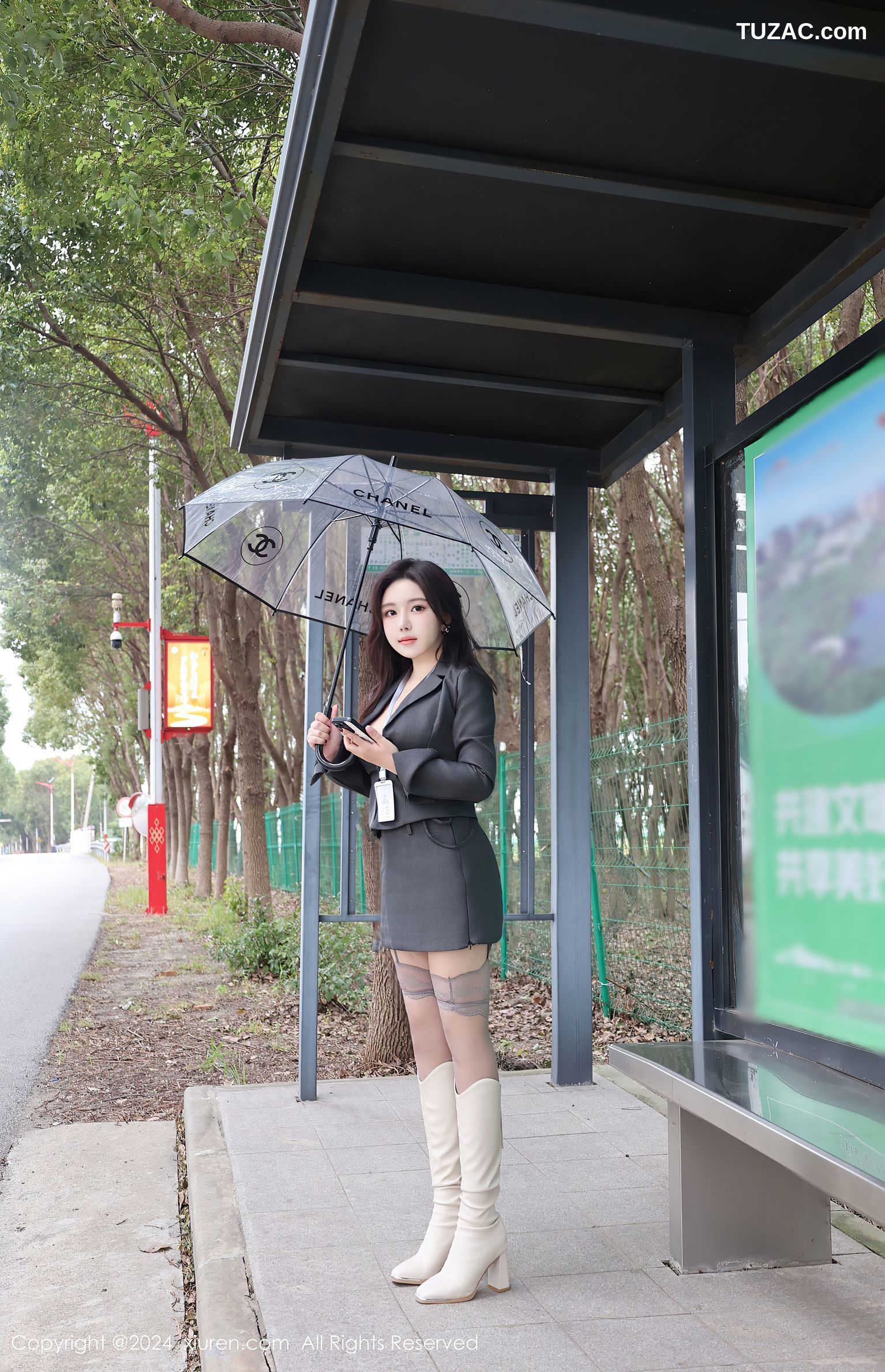 XiuRen秀人网-9595-小薯条nienie-OL灰色裙装灰丝白蕾丝内衣街拍露出-2024.12.13