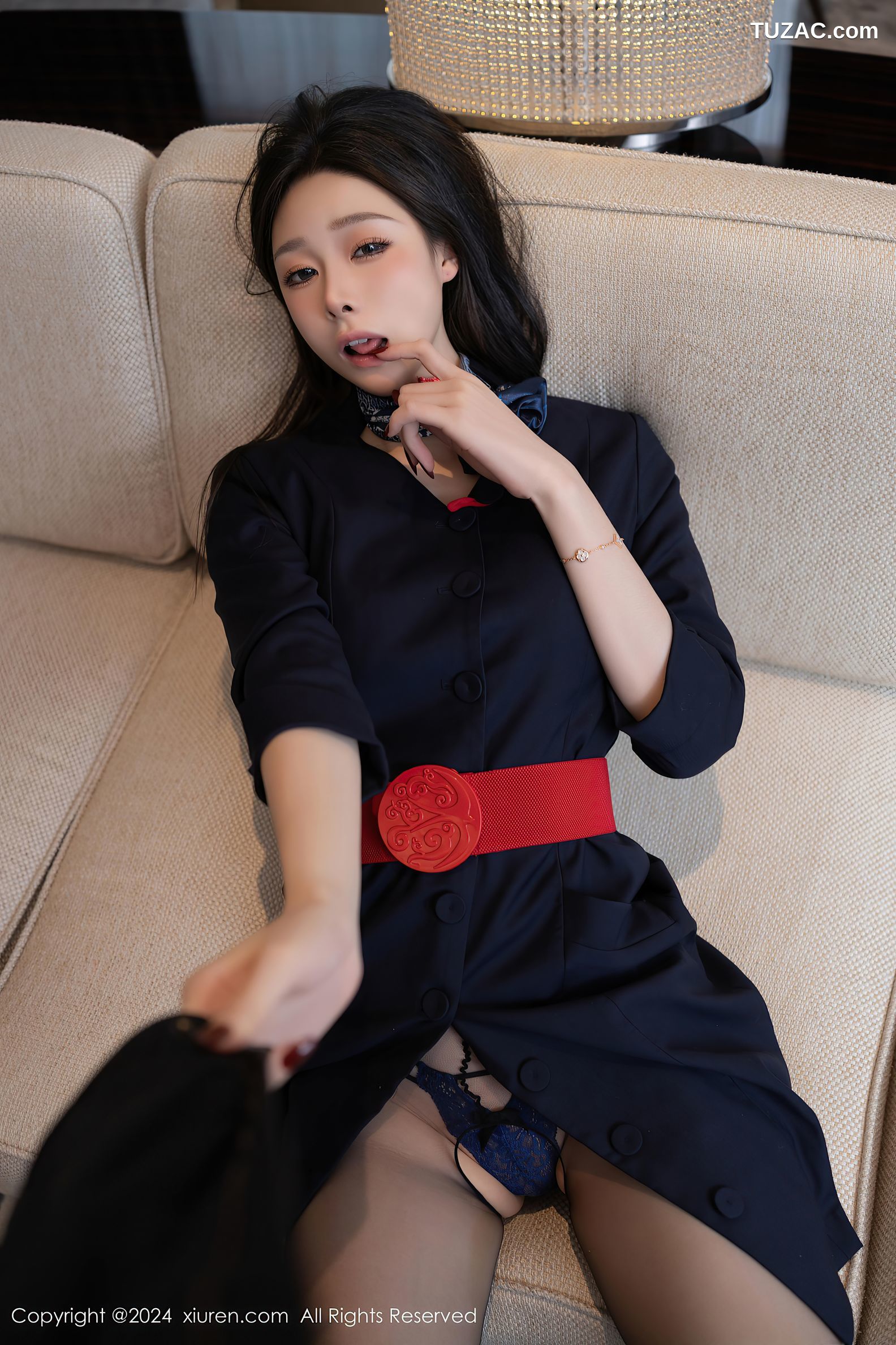 XiuRen秀人网-9597-小逗逗-空姐深蓝裙装制服高跟黑丝-2024.12.13