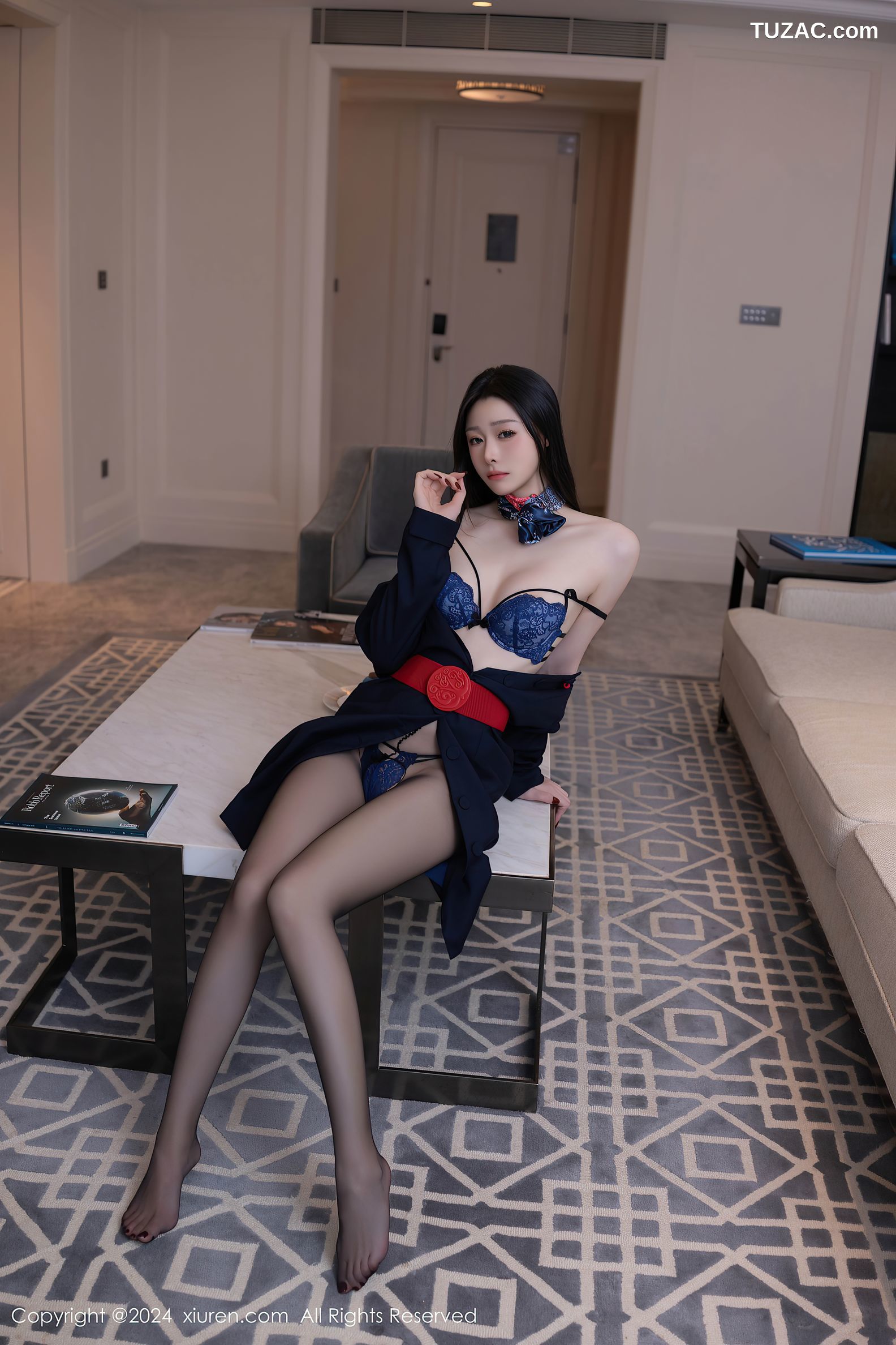 XiuRen秀人网-9597-小逗逗-空姐深蓝裙装制服高跟黑丝-2024.12.13