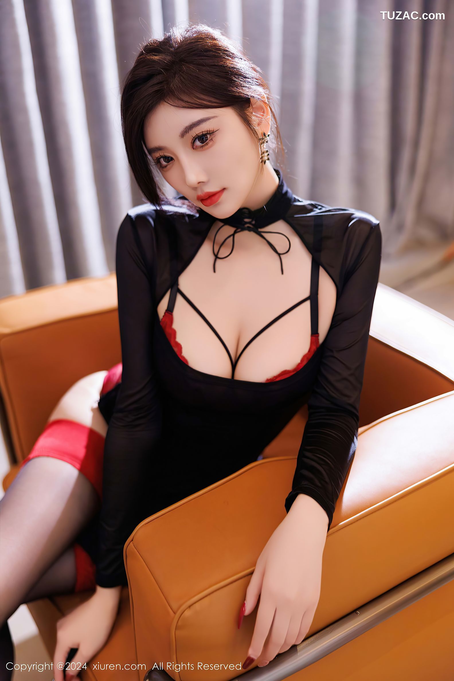 XiuRen秀人网-9599-杨晨晨Yome-黑色紧身连衣短裙美腿-2024.12.13