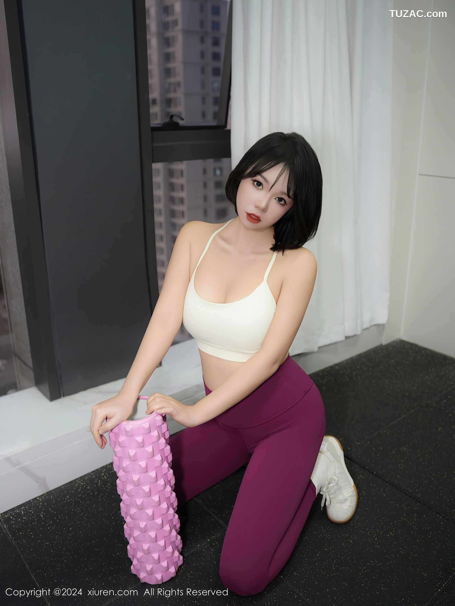 XiuRen秀人网-9603-桃色奶酪-健身房主题白背心酒红瑜伽裤爆乳-2024.12.16